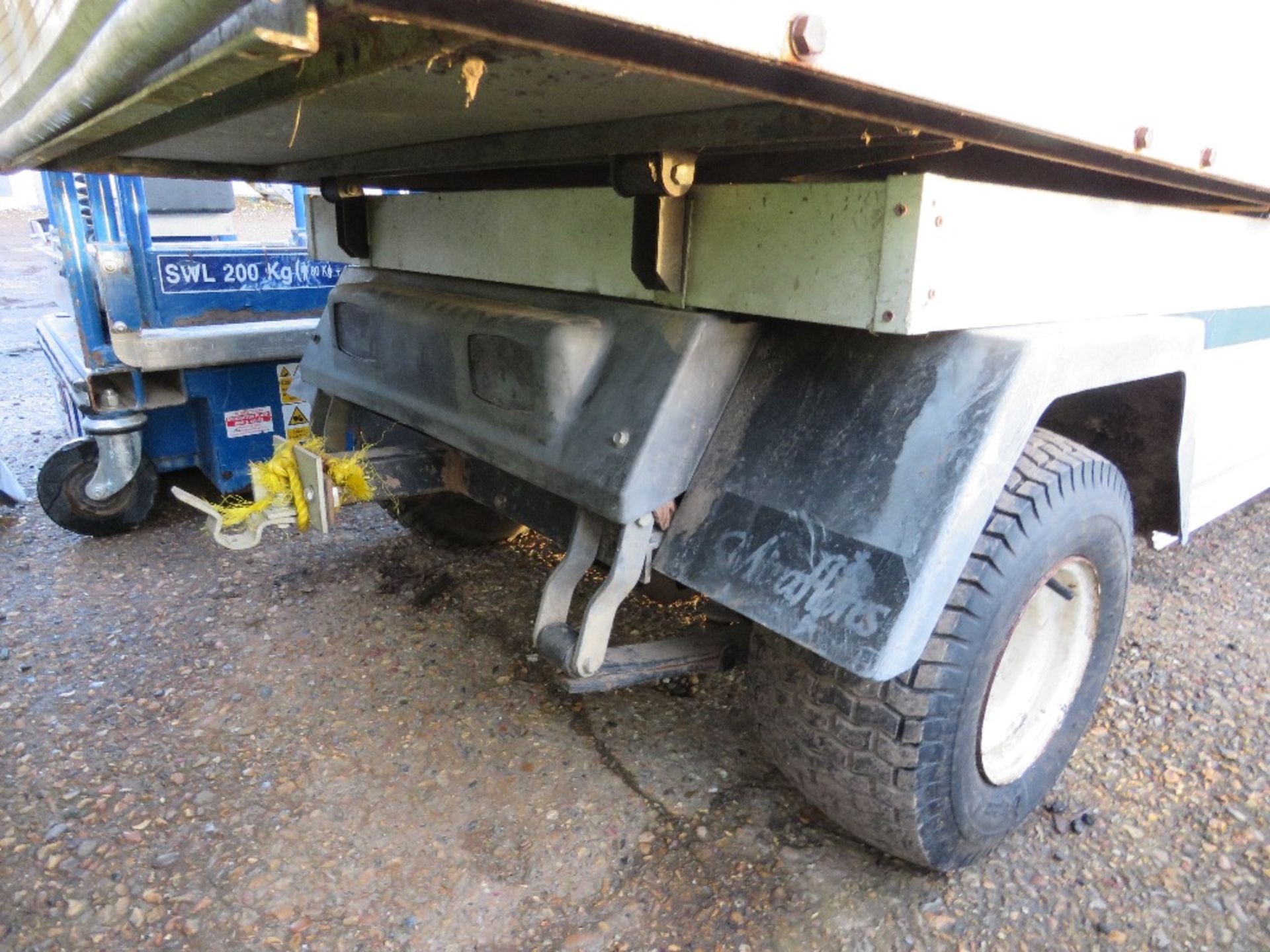 CLUBCAR CARRYALL TURF 2 PETROL ENGINED UTILITY TRUCK. WHEN TESTED WAS SEEN TO DRIVE, STEER AND BRAKE - Image 4 of 11