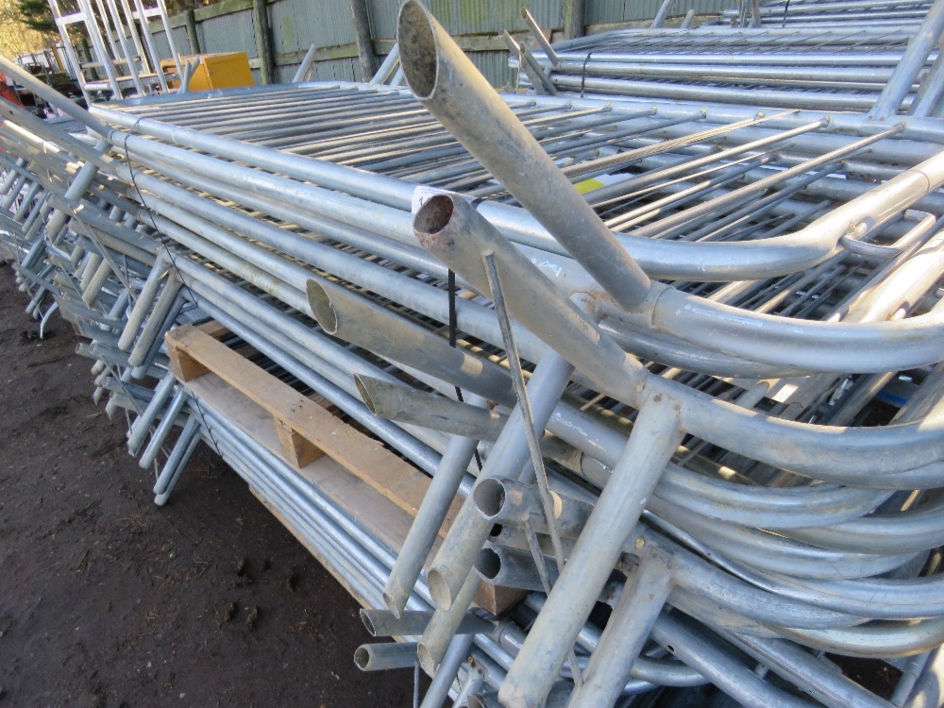 BUNDLE CONTAINING 15NO QUALITY GALVANISED CROWD BARRIERS, MAINLY SMARTWELD BRAND. MANY APPEAR UNUSED - Image 3 of 3