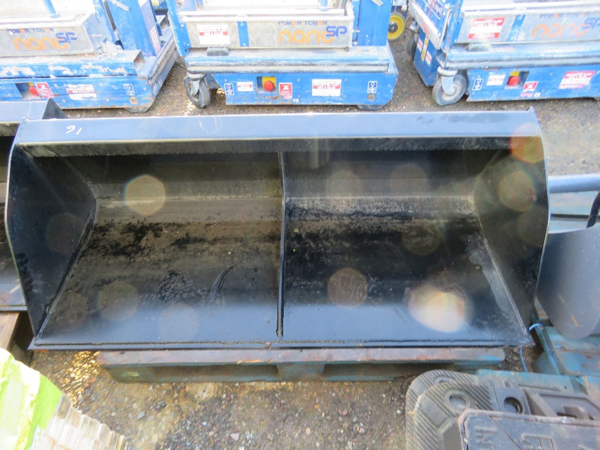 1 X GENERAL PURPOSE TRACTOR LOADER BUCKET, 1.5M WIDTH APPROX, UNUSED, NO BRACKETS. - Image 2 of 2