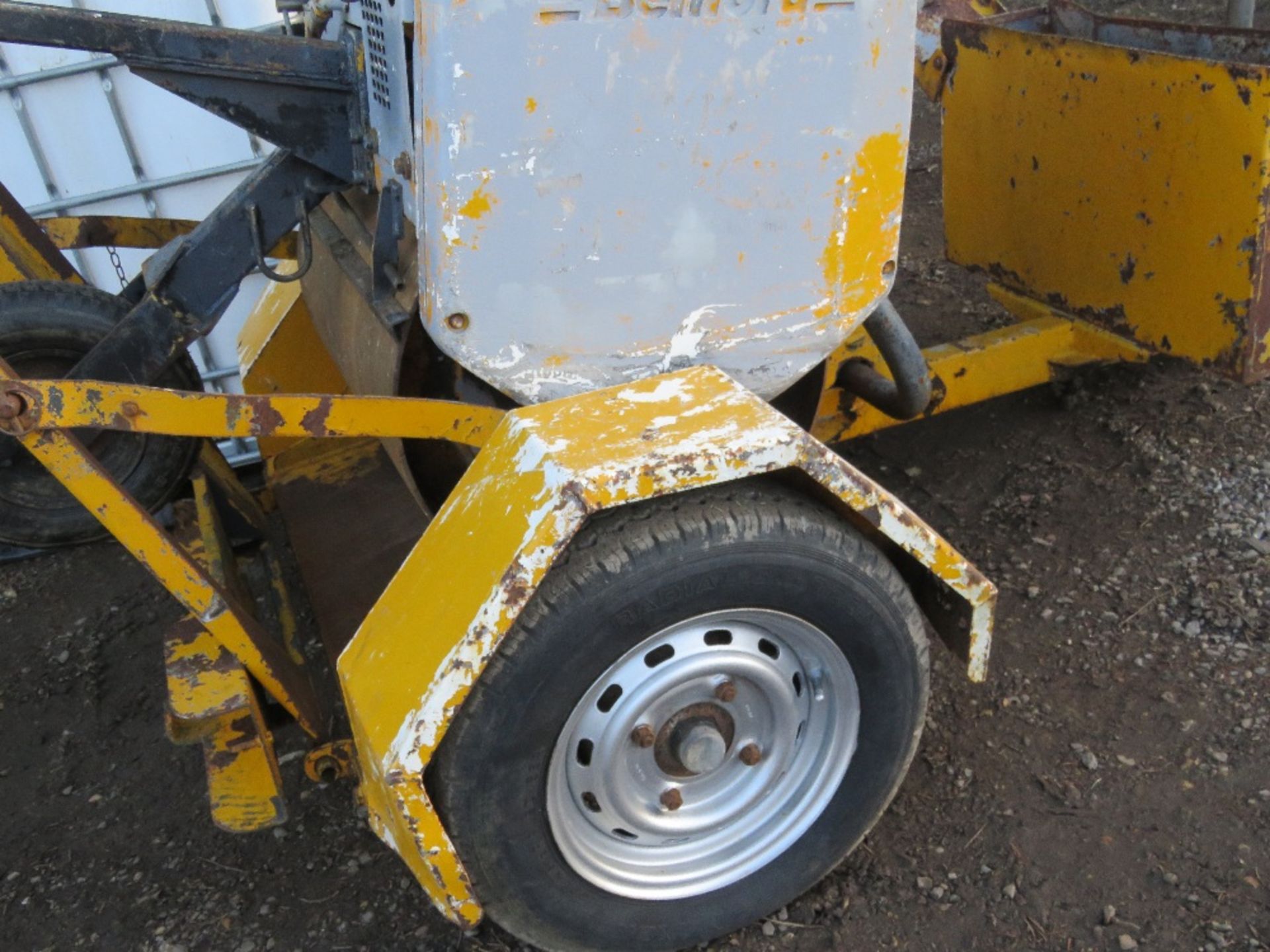 BENFORD MBR71 SINGLE DRUM ROLLER ON A TRAILER. WHEN TESTED WAS SEEN TO DRIVE, AND VIBRATE. NEW BATTE - Image 5 of 5