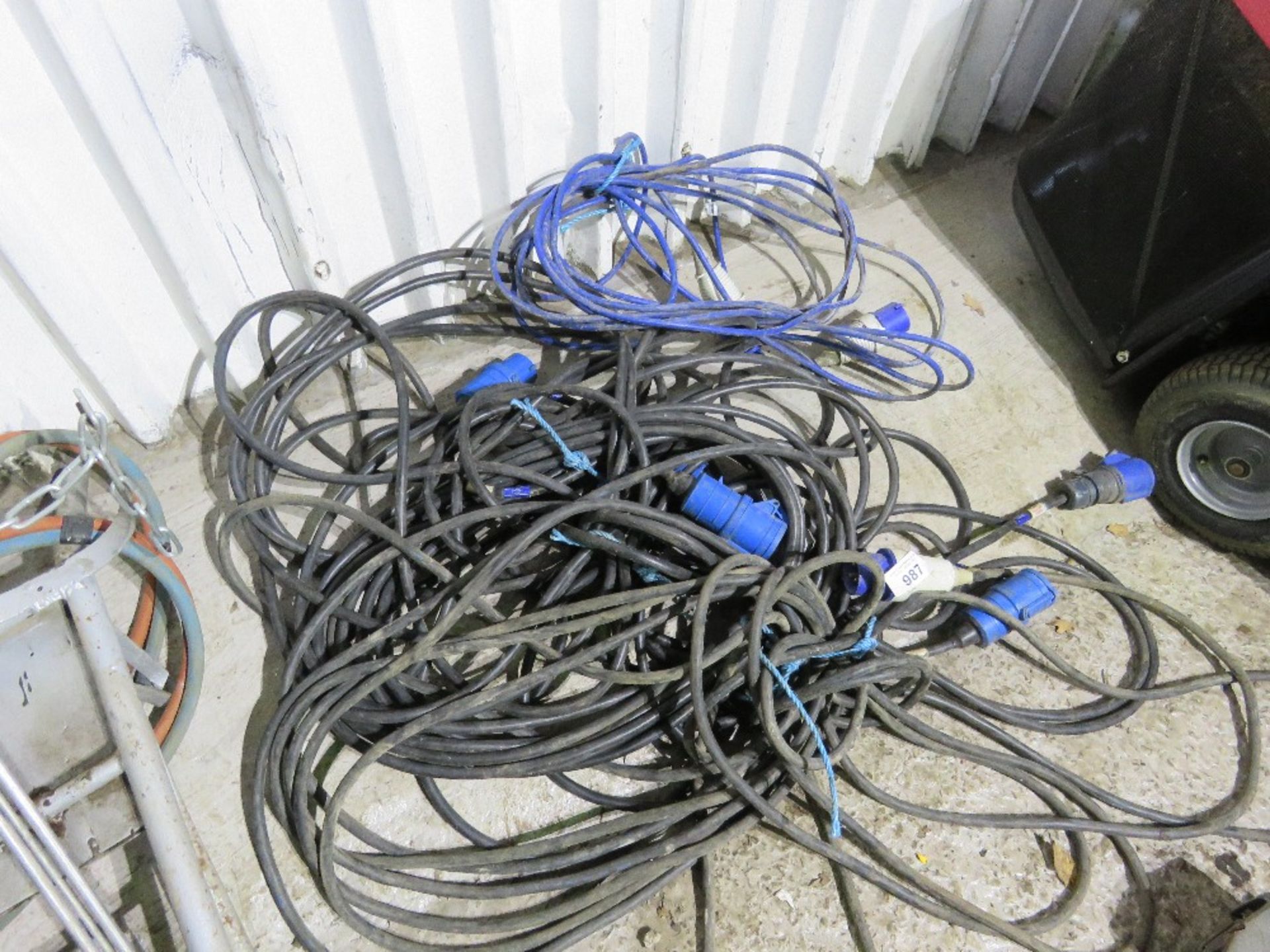 QUANTITY OF HEAVY DUTY 240VOLT EXTENSION LEADS.DIRECT FROM COMPANY LIQUIDATION.