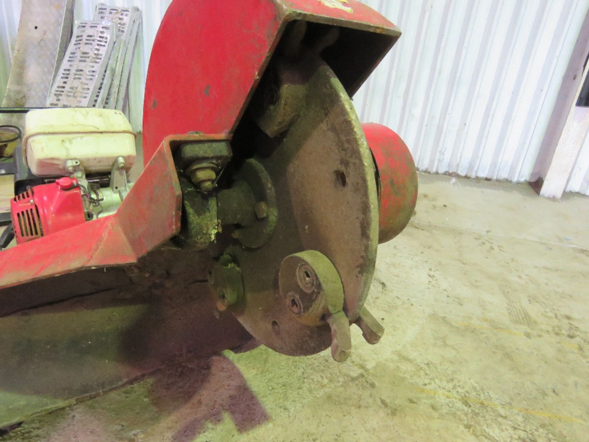 PETROL ENGINED HEAVY DUTY STUMP GRINDER. - Image 3 of 8