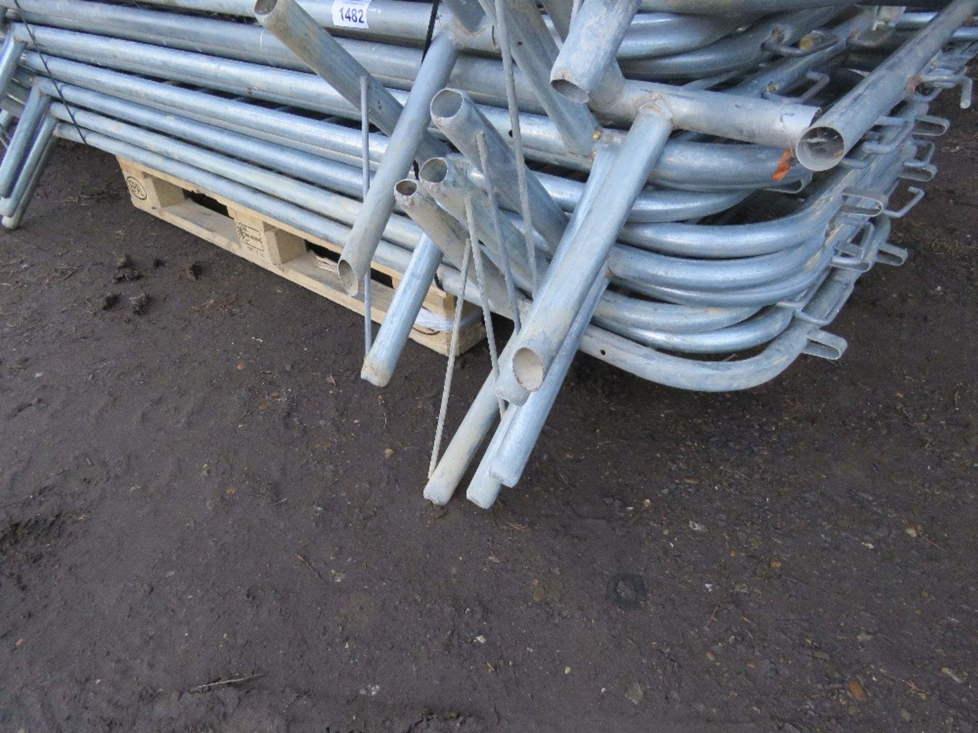 BUNDLE CONTAINING 15NO QUALITY GALVANISED CROWD BARRIERS, MAINLY SMARTWELD BRAND. MANY APPEAR UNUSED