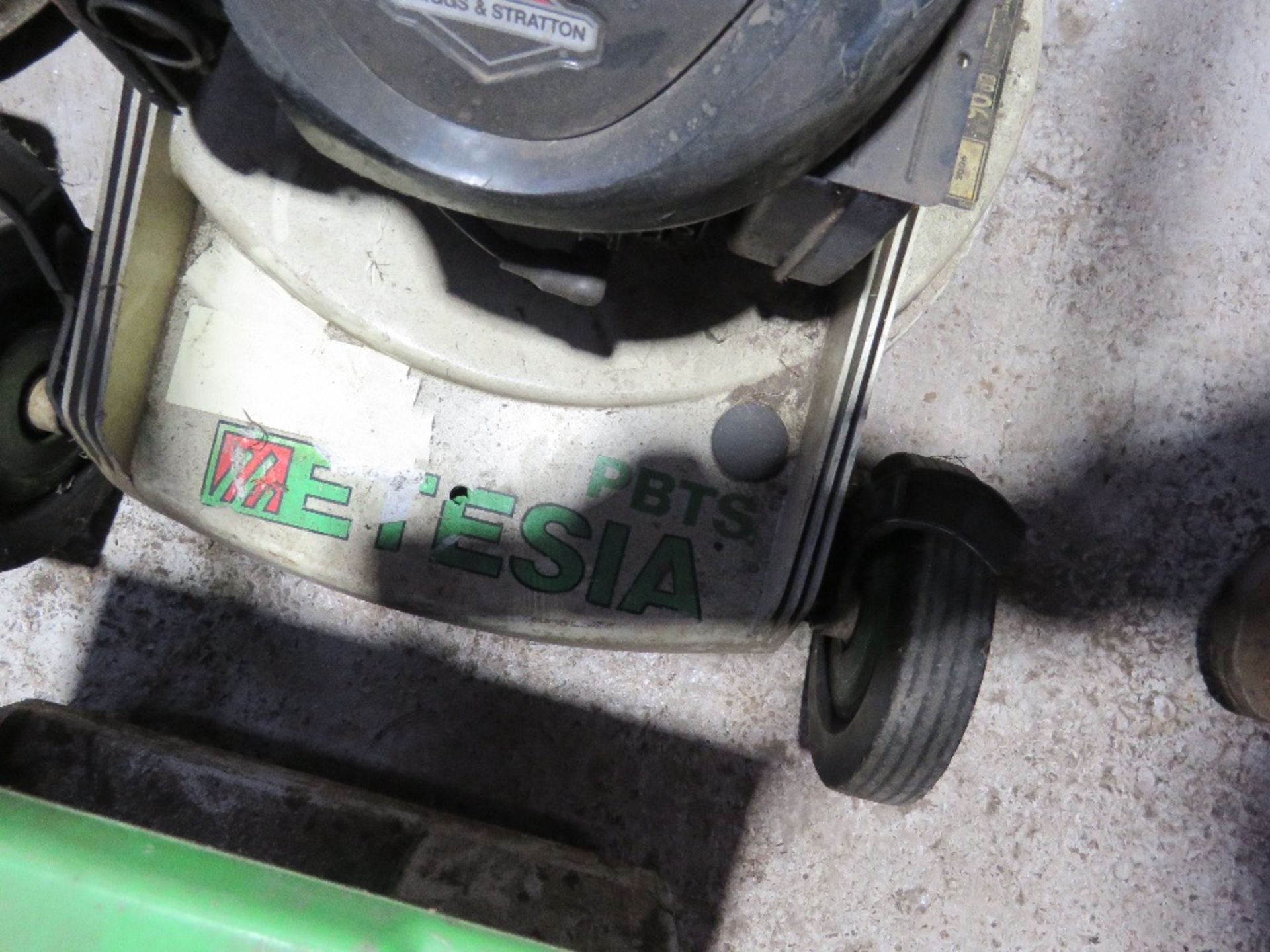 ETESIA PROFESSIONAL SELF DRIVE PETROL MOWER, NO BAG. THIS LOT IS SOLD UNDER THE AUCTIONEERS MARGI - Image 4 of 4