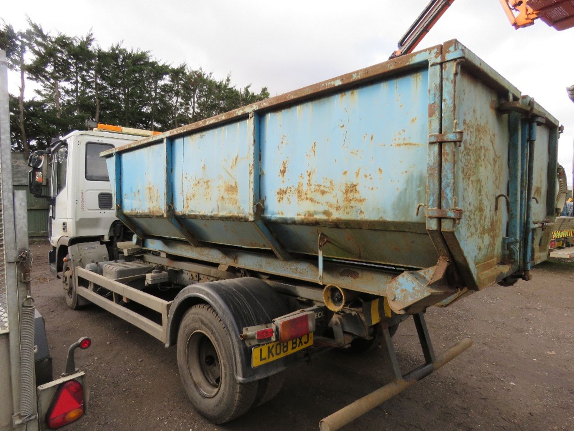 IVECO 75E18 EUROCARGO HL5 HOOK LOADER LORRY REG:LK08 BXJ WITH V5. MANUAL GEARBOX. 230,287 REC MILES. - Image 5 of 12