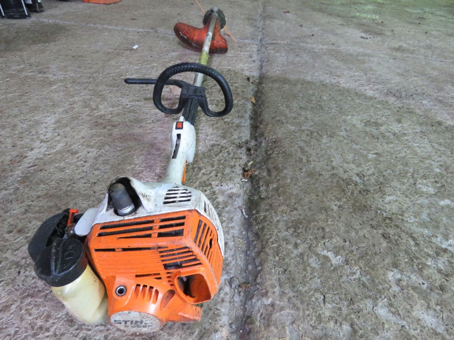 STIHL STRIMMER, REQUIRES RECOIL ROPE. DIRECT FROM LANDSCAPE MAINTENANCE COMPANY DUE TO DEPOT CLO - Image 5 of 6