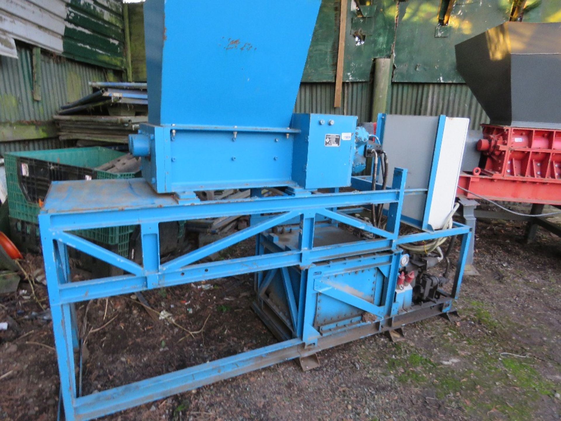 BLUE ULSTER MAKE 3 PHASE WASTE SHREDDER UNIT.