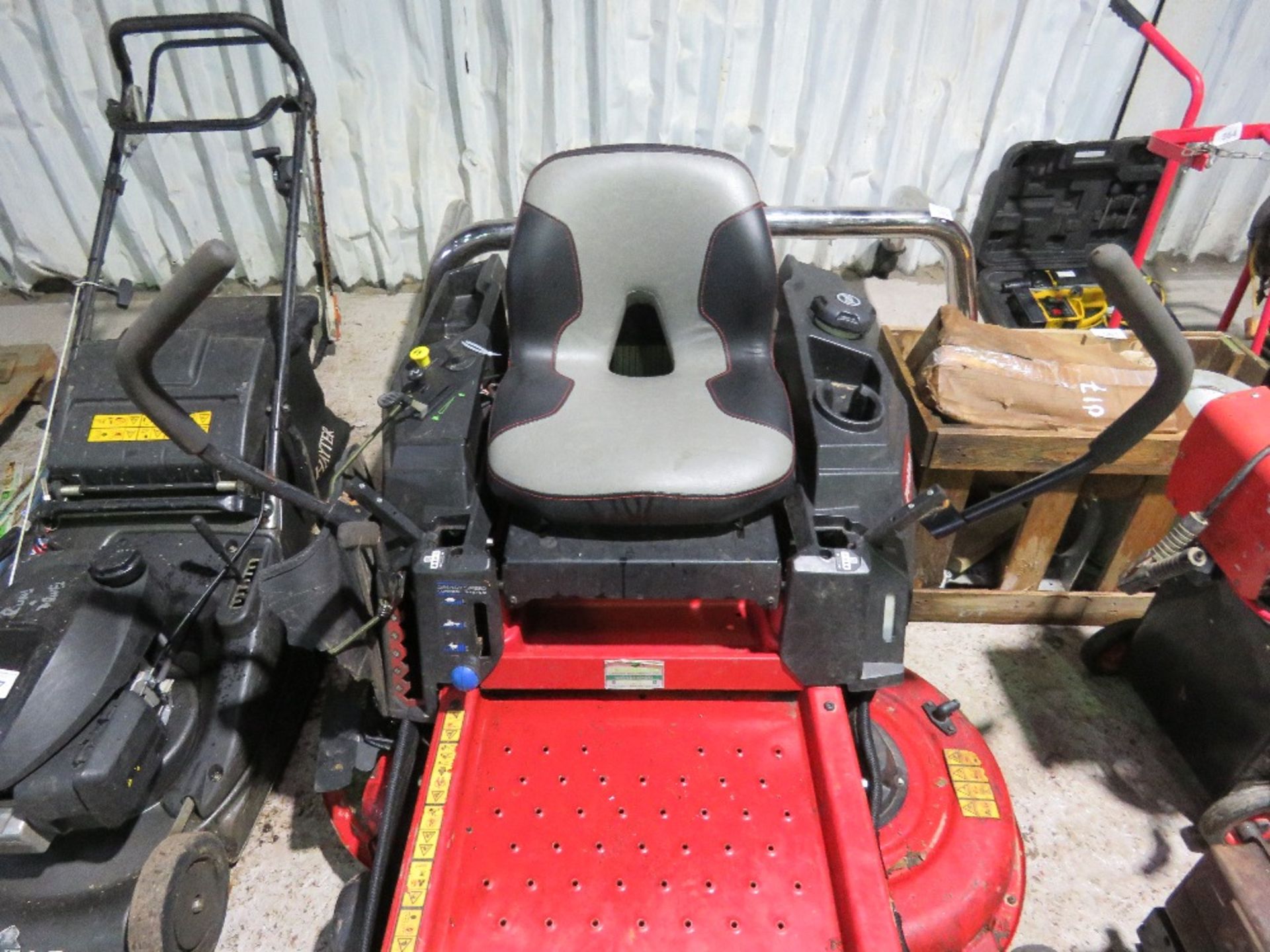 TORO TIMECUTTER ZERO TURN RIDE ON MOWER WITH 22.5HP PETROL ENGINE, YEAR 2022 BUILD. DIRECT FROM LOCA - Image 4 of 11