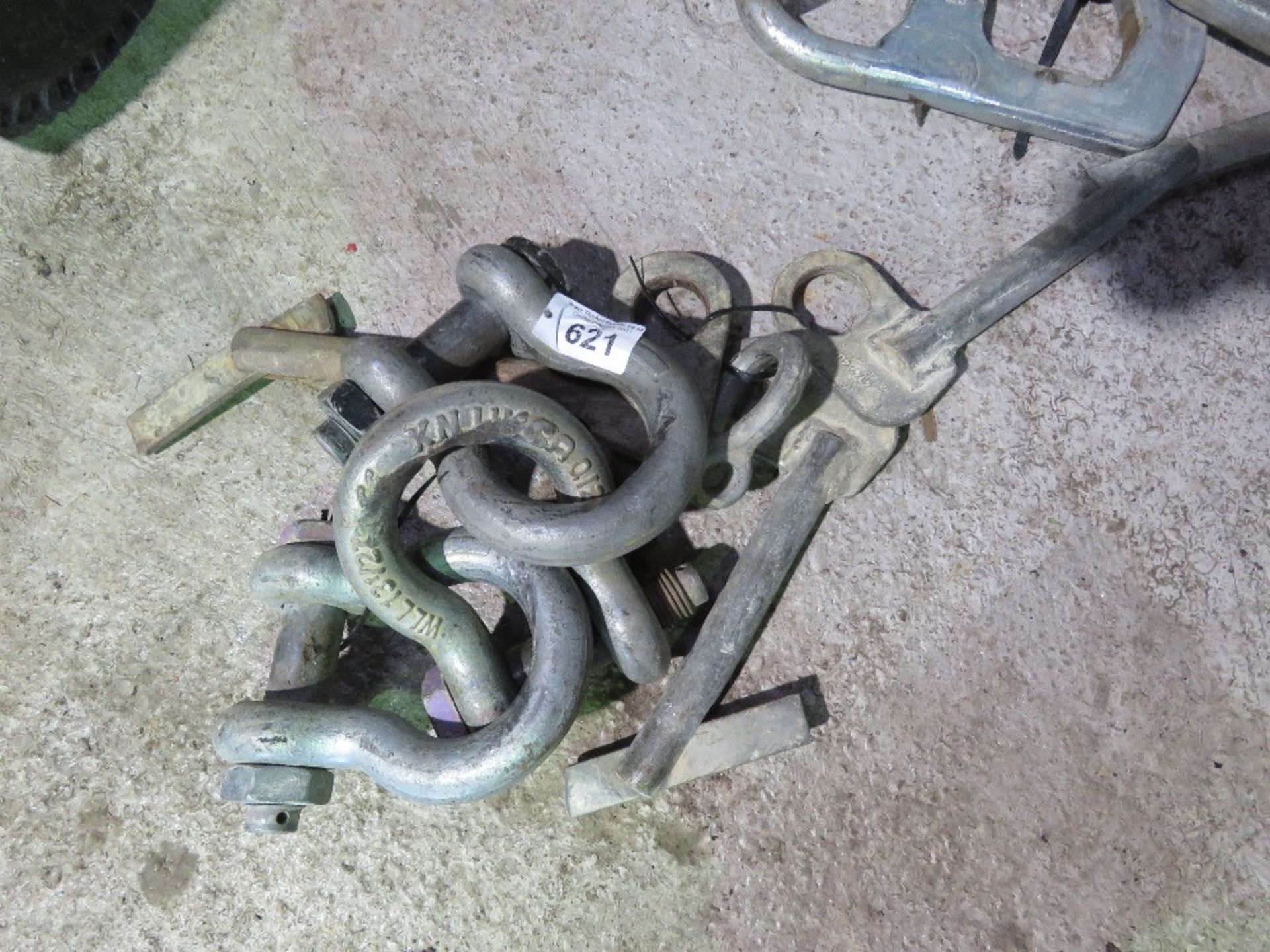 LIFTING SHACKLES PLUS MANHOLE RING LIFTING PINS. THIS LOT IS SOLD UNDER THE AUCTIONEERS MARGIN SC