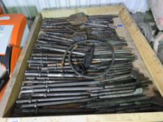 LARGE QUANTITY OF BREAKER CHISELS AND STEELS. THIS LOT IS SOLD UNDER THE AUCTIONEERS MARGIN SCHEM