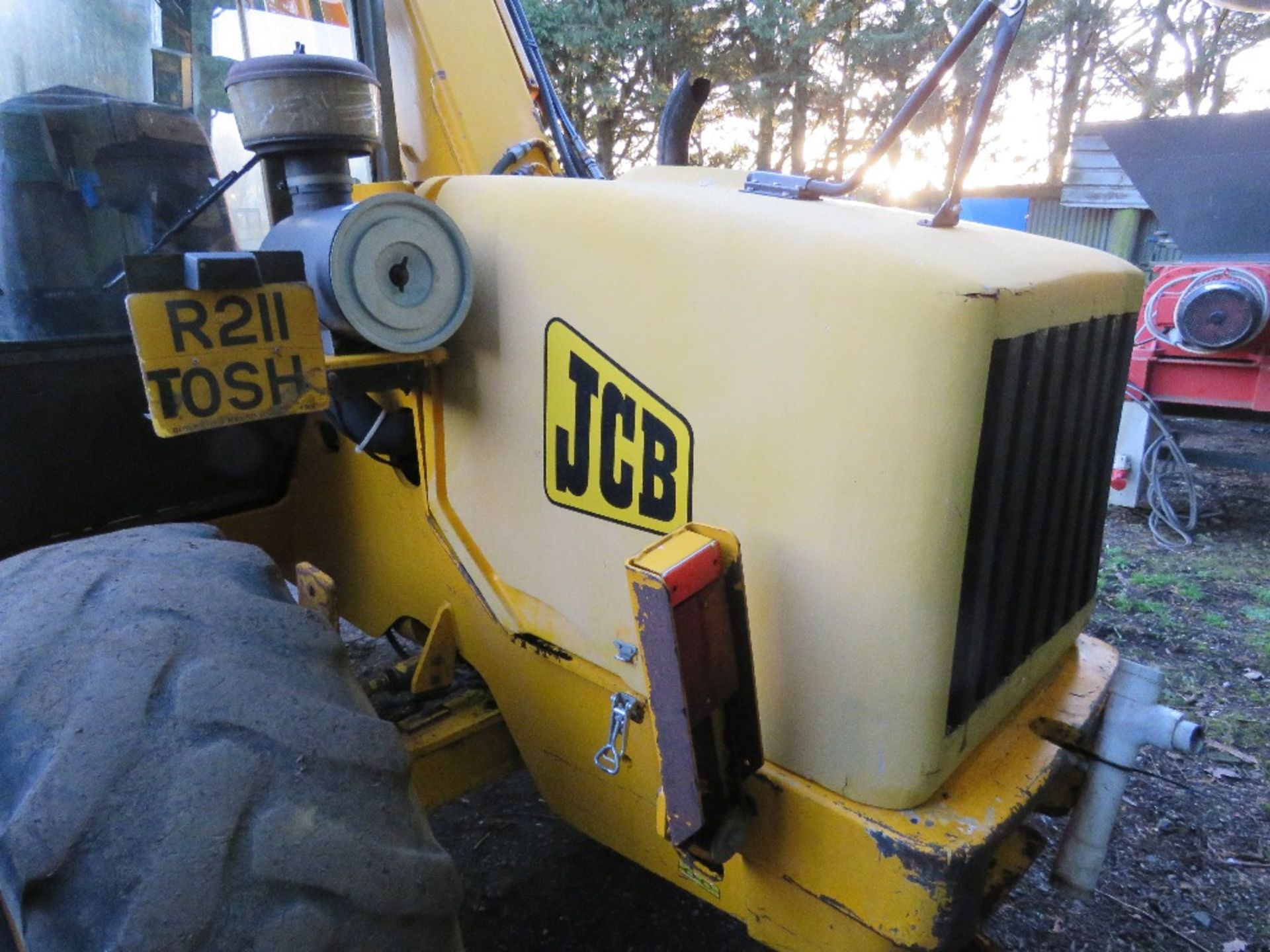 JCB 526 TELEHANDLER FORKLIFT REG:R211 0SH (LOG BOOK TO APPLY FOR). 7998 REC HOURS. SN:SLP52655VE0280 - Image 6 of 13