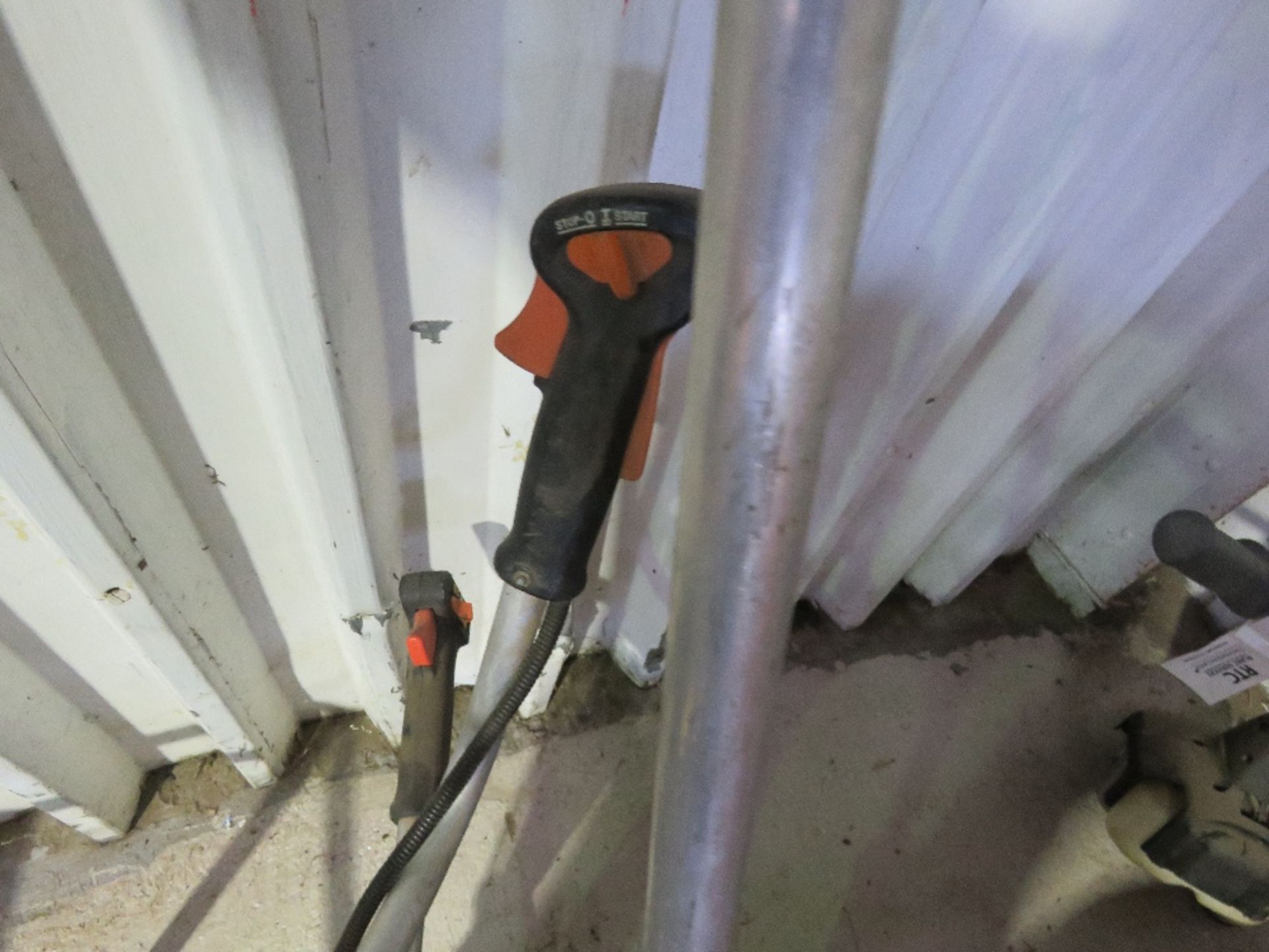 2 X STIHL HANDLEBAR TYPE STRIMMERS. - Image 5 of 6