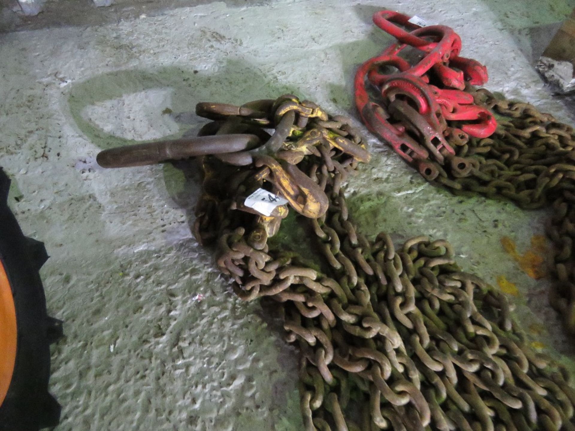 EXTRA LONG LIFTING CHAINS, 4 LEGGED, WITH SHORTENERS. 16FT LENGTH APPROX. REQUIRE TESTING BEFORE USE - Image 3 of 4