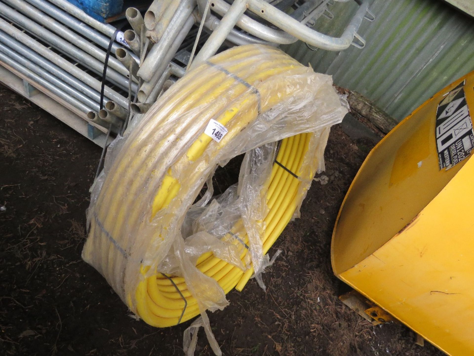 ROLL OF YELLOW HOSE. COMPANY LIQUIDATION STOCK. THIS LOT IS SOLD UNDER THE AUCTIONEERS MARGIN SCHE - Image 2 of 2