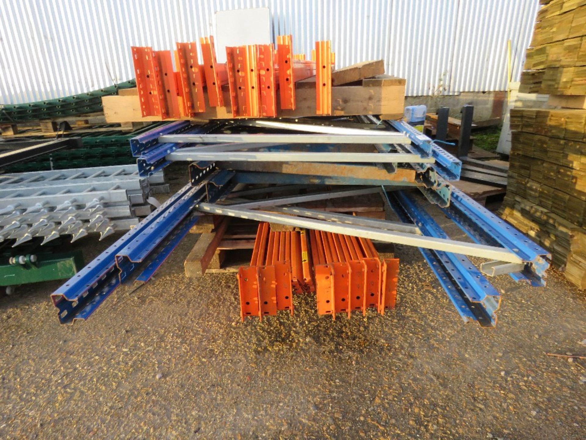 QUANTITY OF ASSORTED PALLET RACKING PARTS, 2-3M HEIGHT UPRIGHTS PLUS SOME BEAMS. - Image 2 of 4