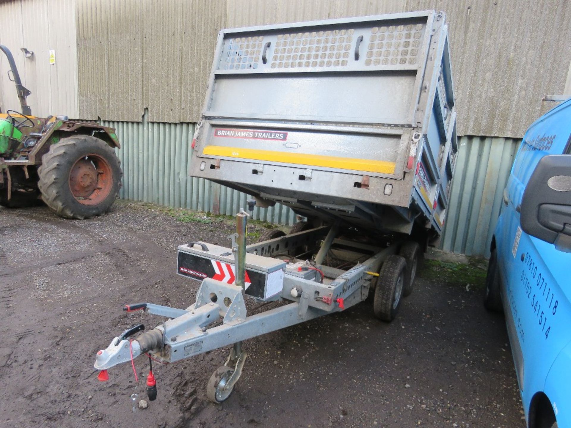 BRIAN JAMES TIPPER TRAILER, YEAR 2021, LITTLE USED WITH EXTENSION SIDES AND RAMPS. SN:SJB525GBPMD043 - Image 2 of 8