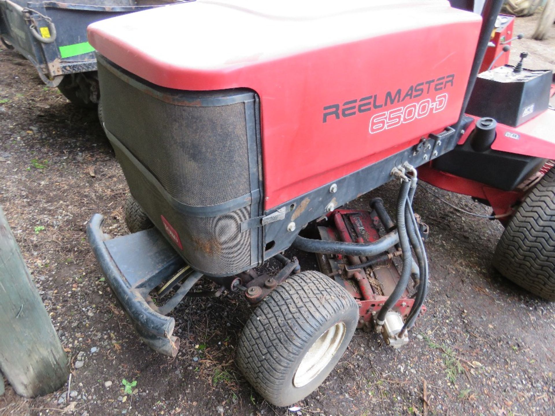 TORO REELMASTER 6500D 5 GANG 4WD MOWER, EX GOLF COURSE. WHEN TESTED WAS SEEN TO RUN, DRIVE AND BLADE - Image 8 of 12