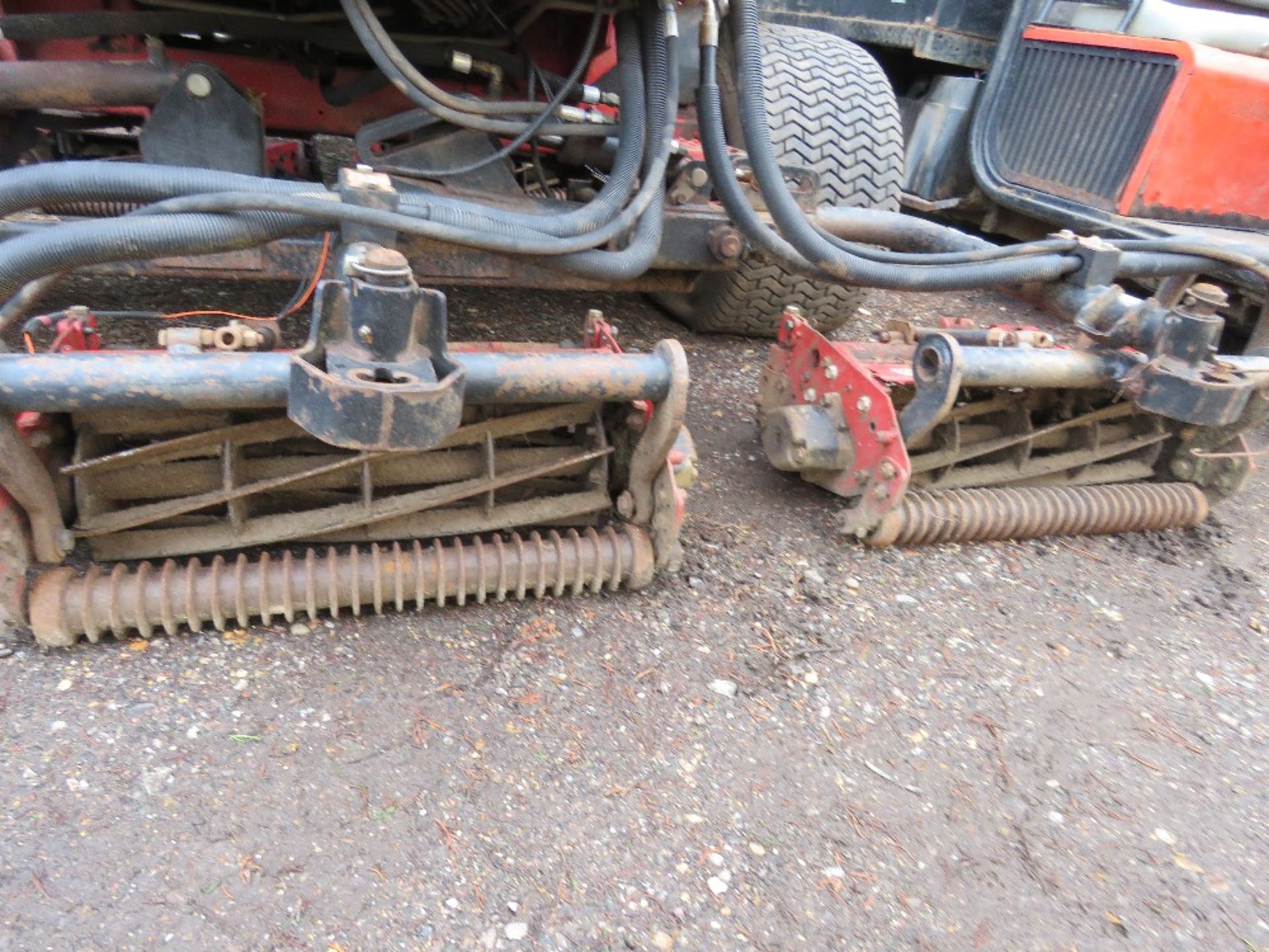 TORO REELMASTER 6500D 5 GANG 4WD MOWER, EX GOLF COURSE. WHEN TESTED WAS SEEN TO RUN, DRIVE AND BLADE - Image 12 of 12