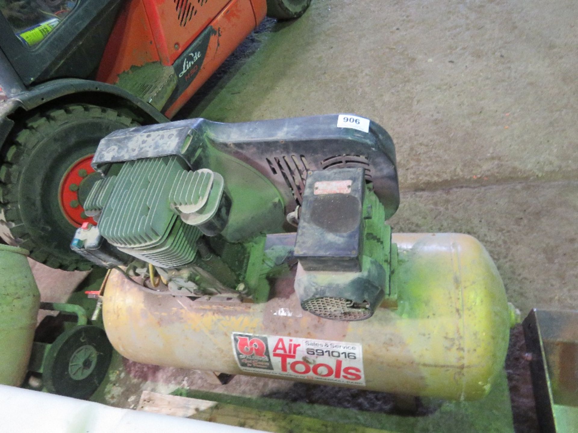 LARGE SIZED 240VOLT POWERED WORKSHOP COMPRESSOR. THIS LOT IS SOLD UNDER THE AUCTIONEERS MARGIN SCHE - Image 3 of 4