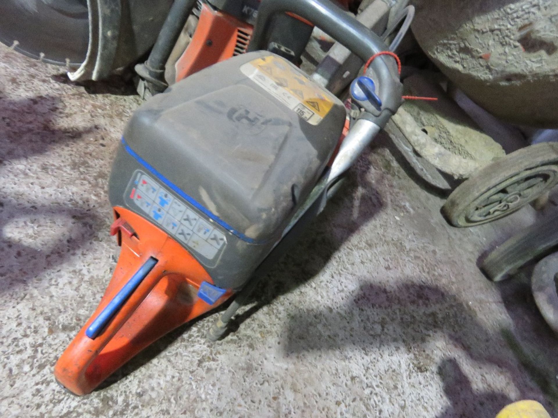 HUSQVARNA K760 PETROL SAW WITH BLADE. - Image 4 of 5