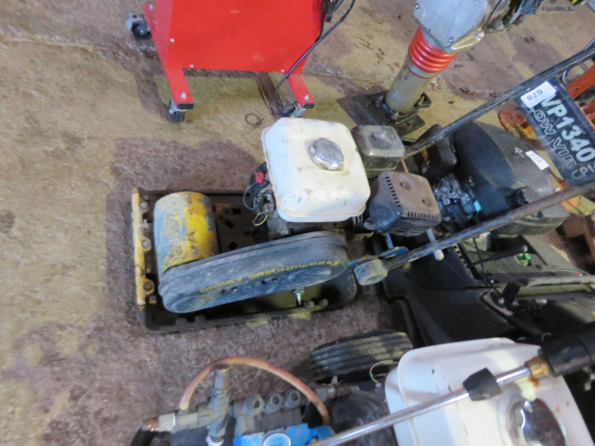 WACKER PETROL COMPACTION PLATE, RECOIL MISSING. - Image 2 of 3