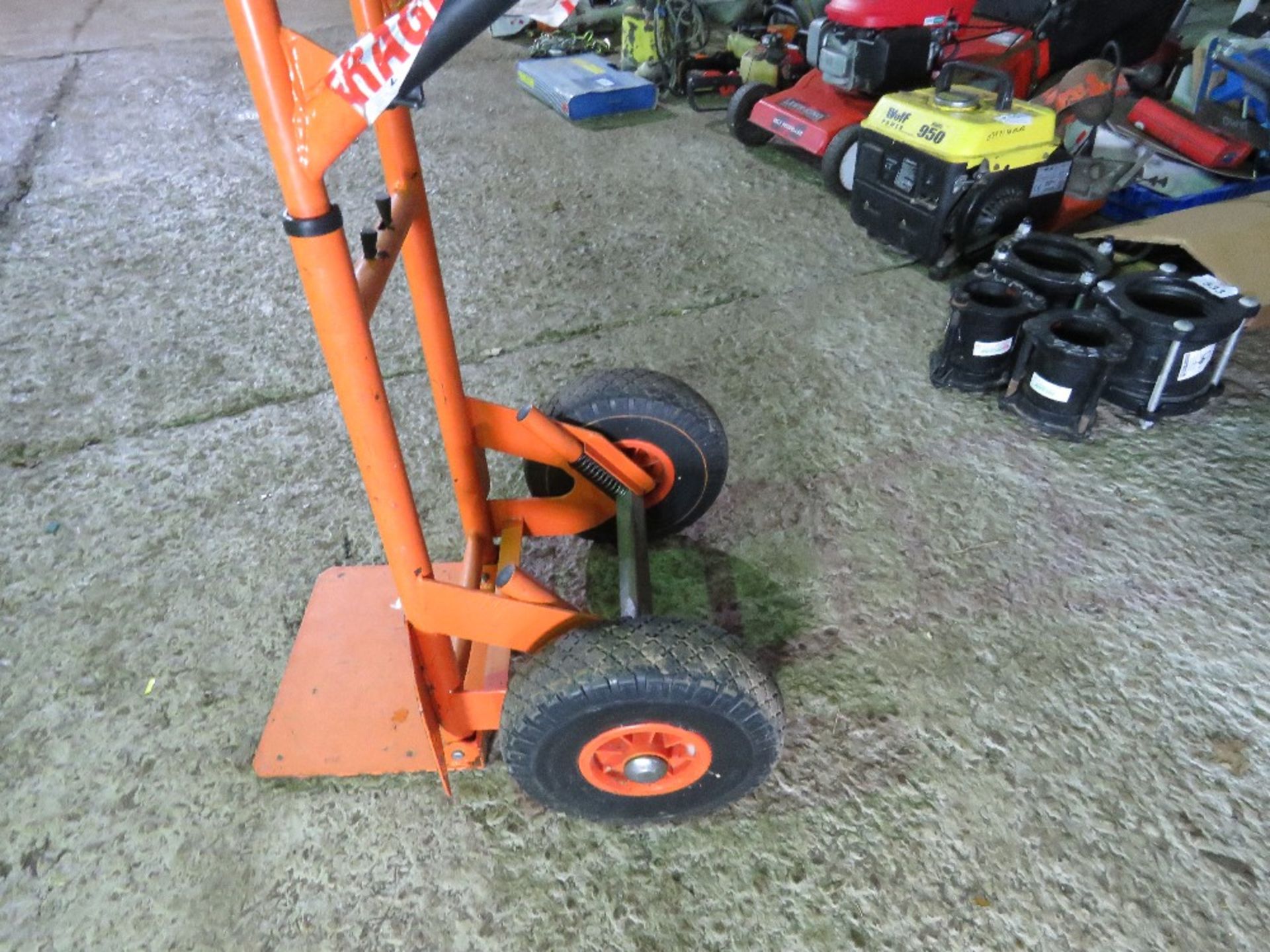 HEAVY DUTY MINI SACK BARROW TYPE TROLLEY. THIS LOT IS SOLD UNDER THE AUCTIONEERS MARGIN SCHEME, T - Image 4 of 4