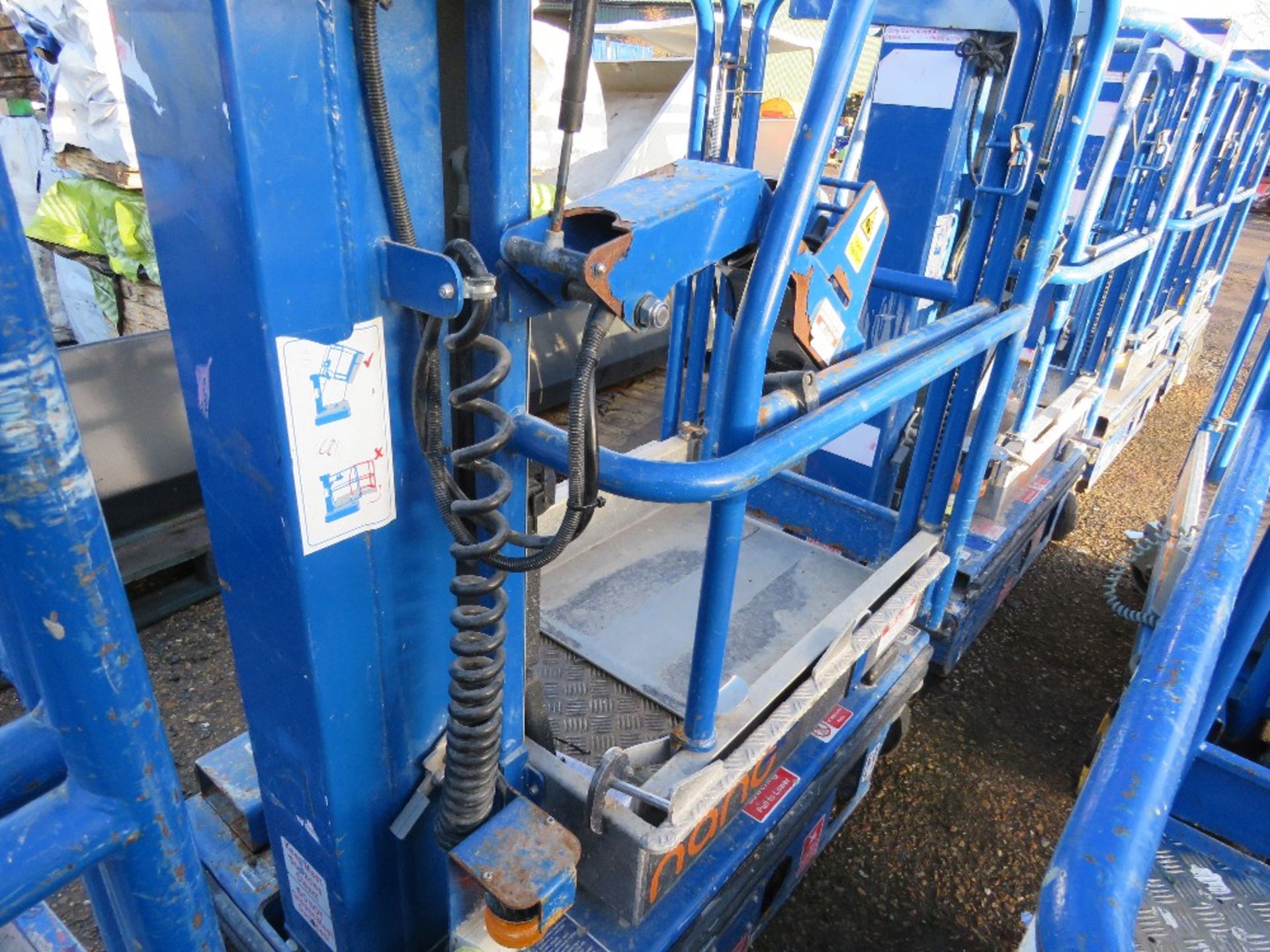 POWER TOWER NANO SP SELF PROPELLED MAST TYPE ACCESS PERSONEL LIFT, YEAR 2014. - Image 5 of 5