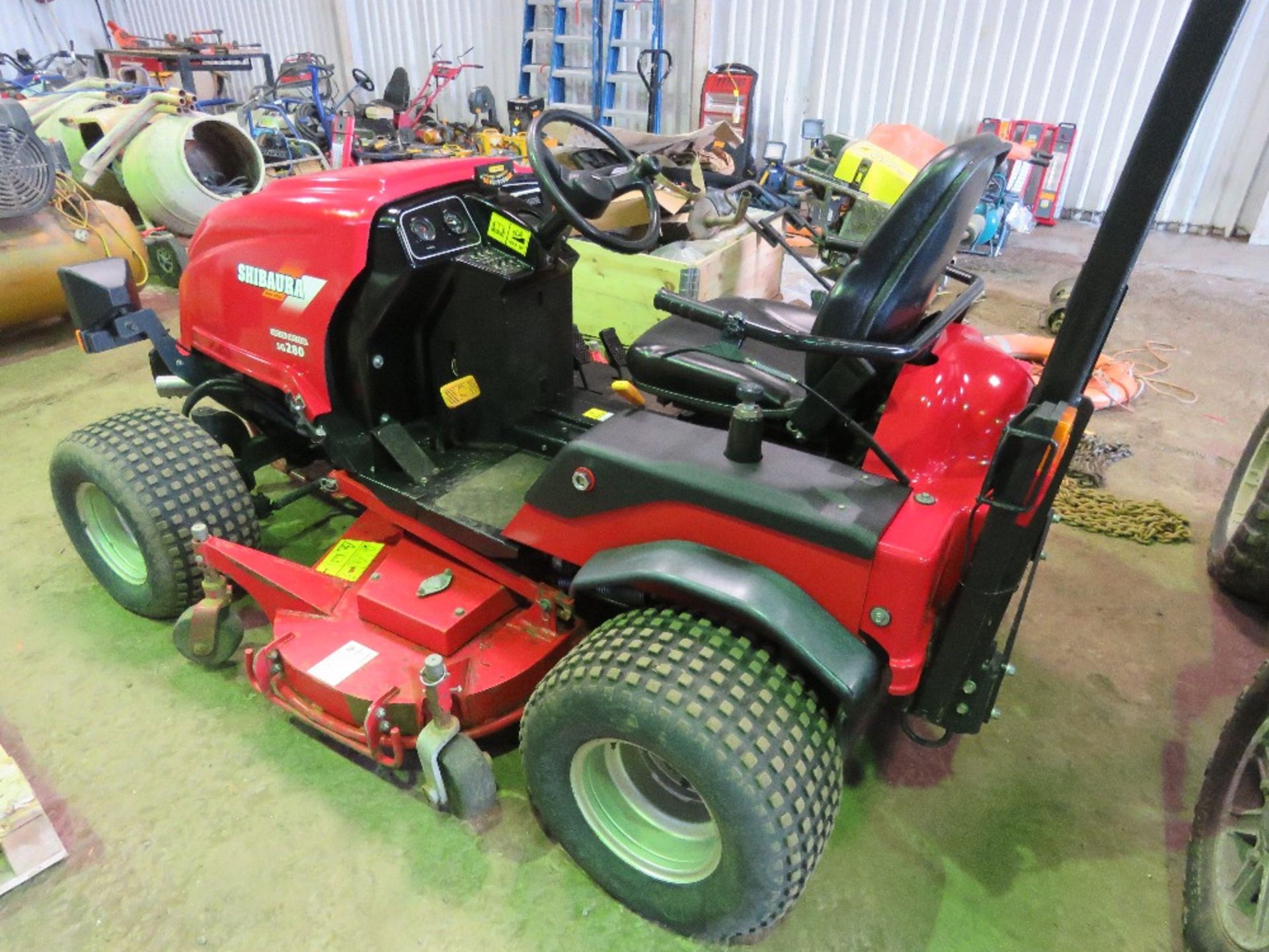 SHIBAURA SG280 GREEN SPECIAL RIDE ON MOWER WITH 5FT CUTTING DECK. 342 REC HOURS. REG:NK18 BJO WITH V - Image 3 of 9