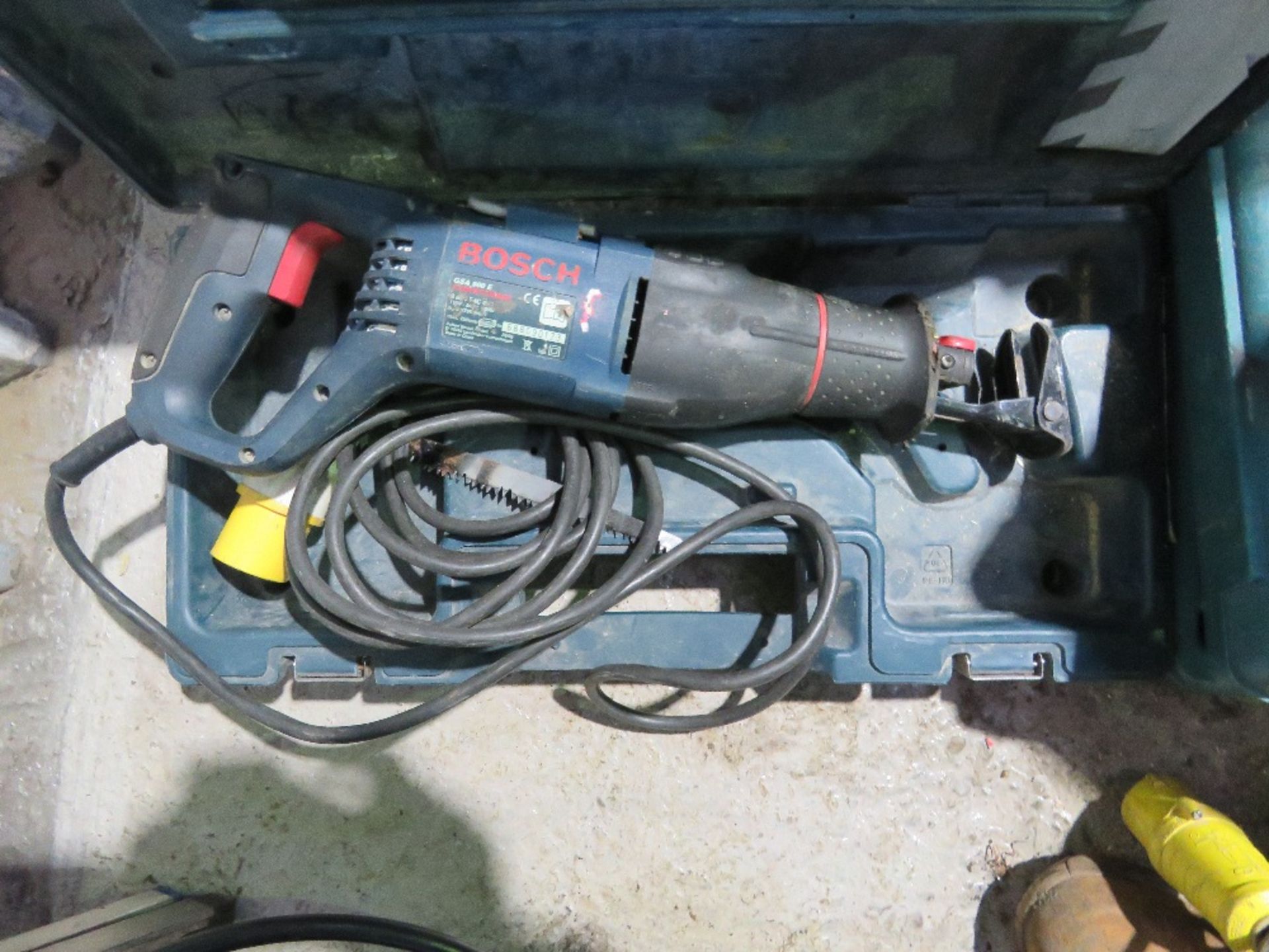 SKIL 110VOLT CIRCULAR SAW PLUS A BOSCH RECIP SAW. THIS LOT IS SOLD UNDER THE AUCTIONEERS MARGIN S - Image 5 of 5