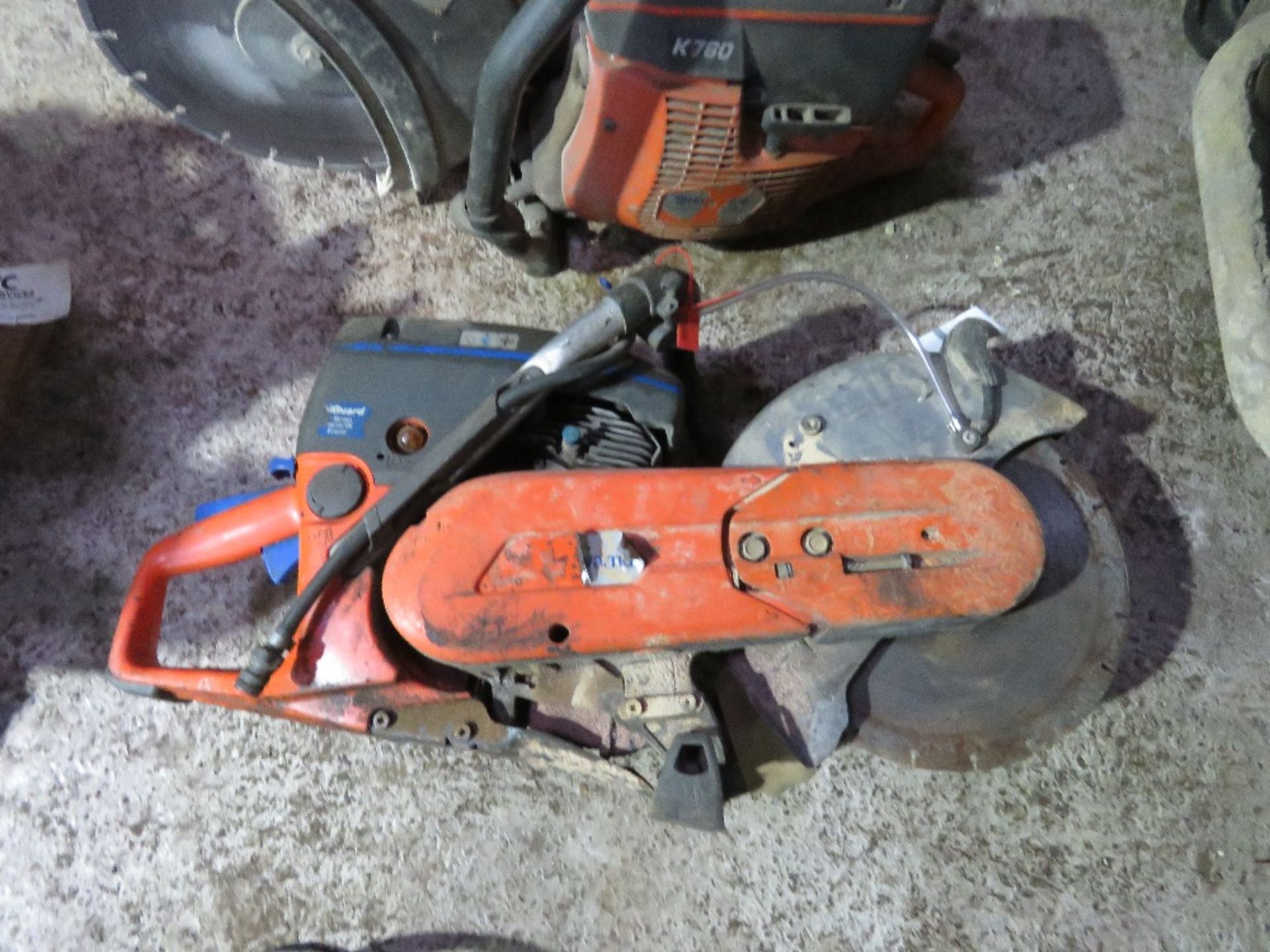 HUSQVARNA K760 PETROL SAW WITH BLADE. - Image 3 of 5