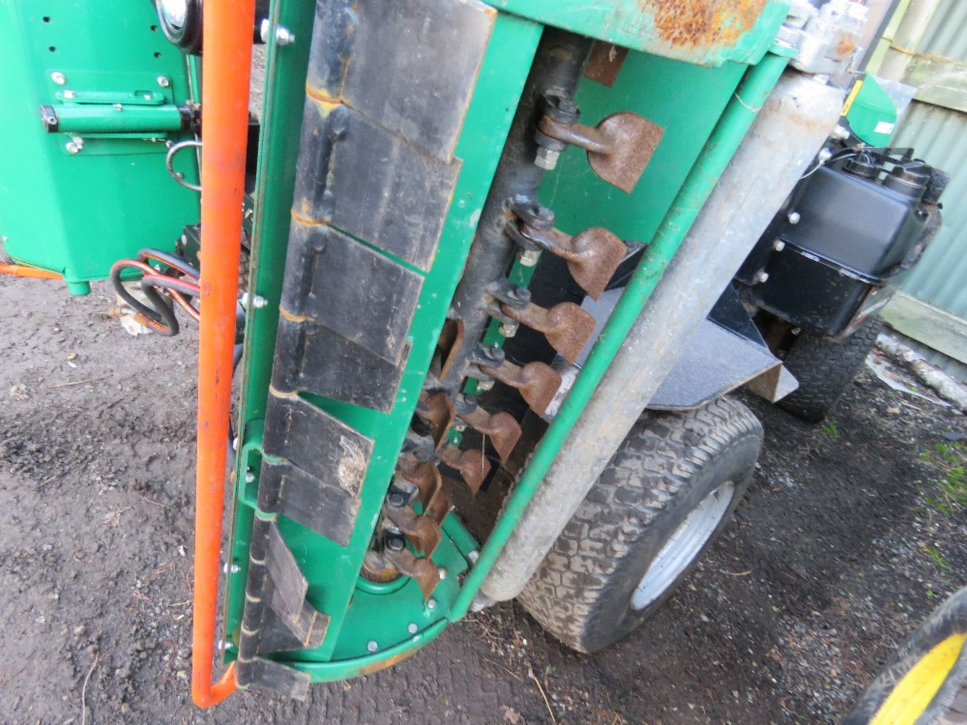 RANSOMES PARWAY 3 TRIPLE RIDE ON MOWER WITH METEOR FLAIL HEADS REG: NX18 BJE WITH V5. PREVIOUS COUNC - Image 6 of 10
