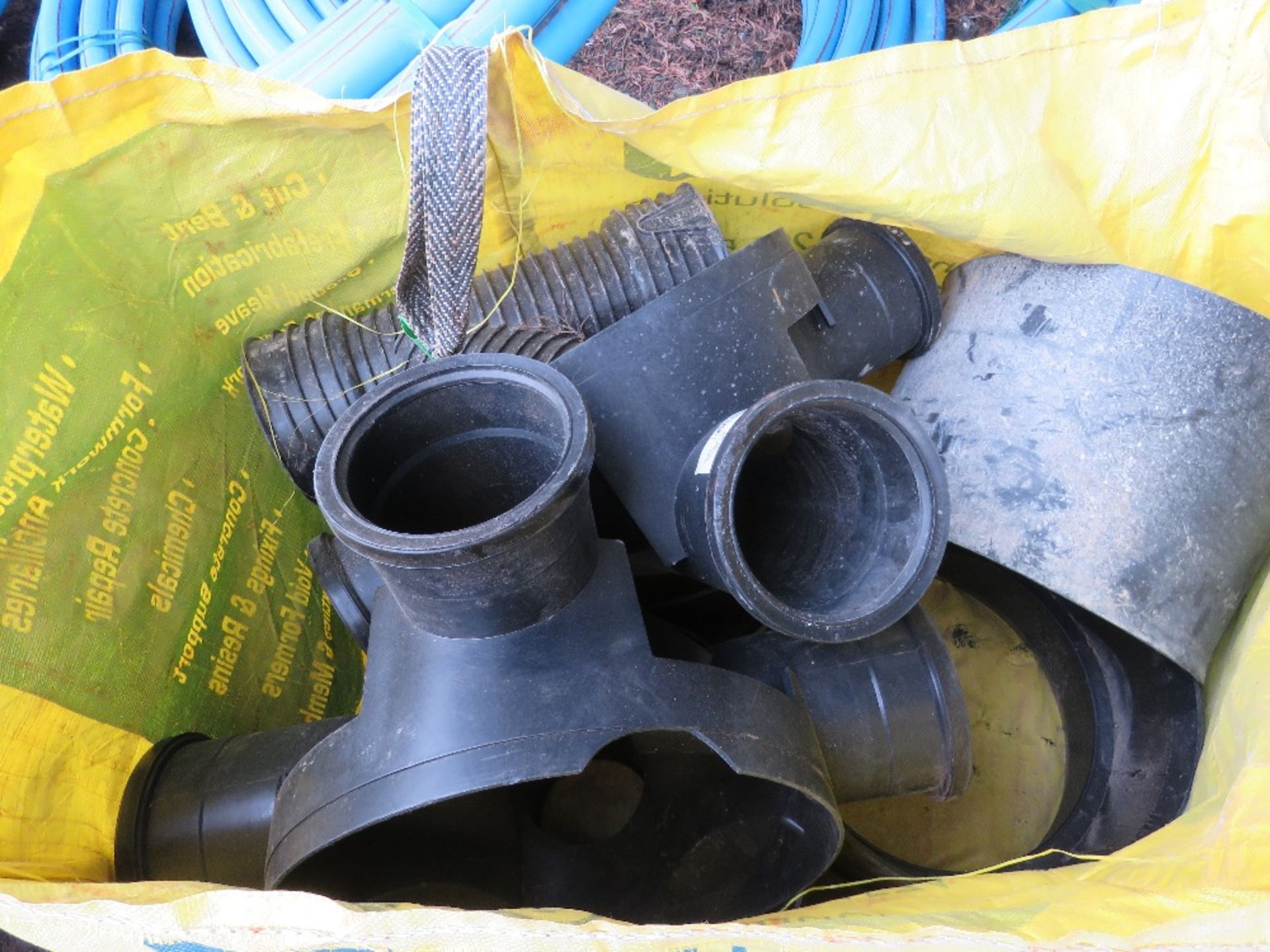 2 X BULK BAGS CONTAINING ASSORTED BLACK PLASTIC DRAINAGE FITTINGS AND MANHOLE PARTS. DIRECT FROM COM - Image 2 of 5