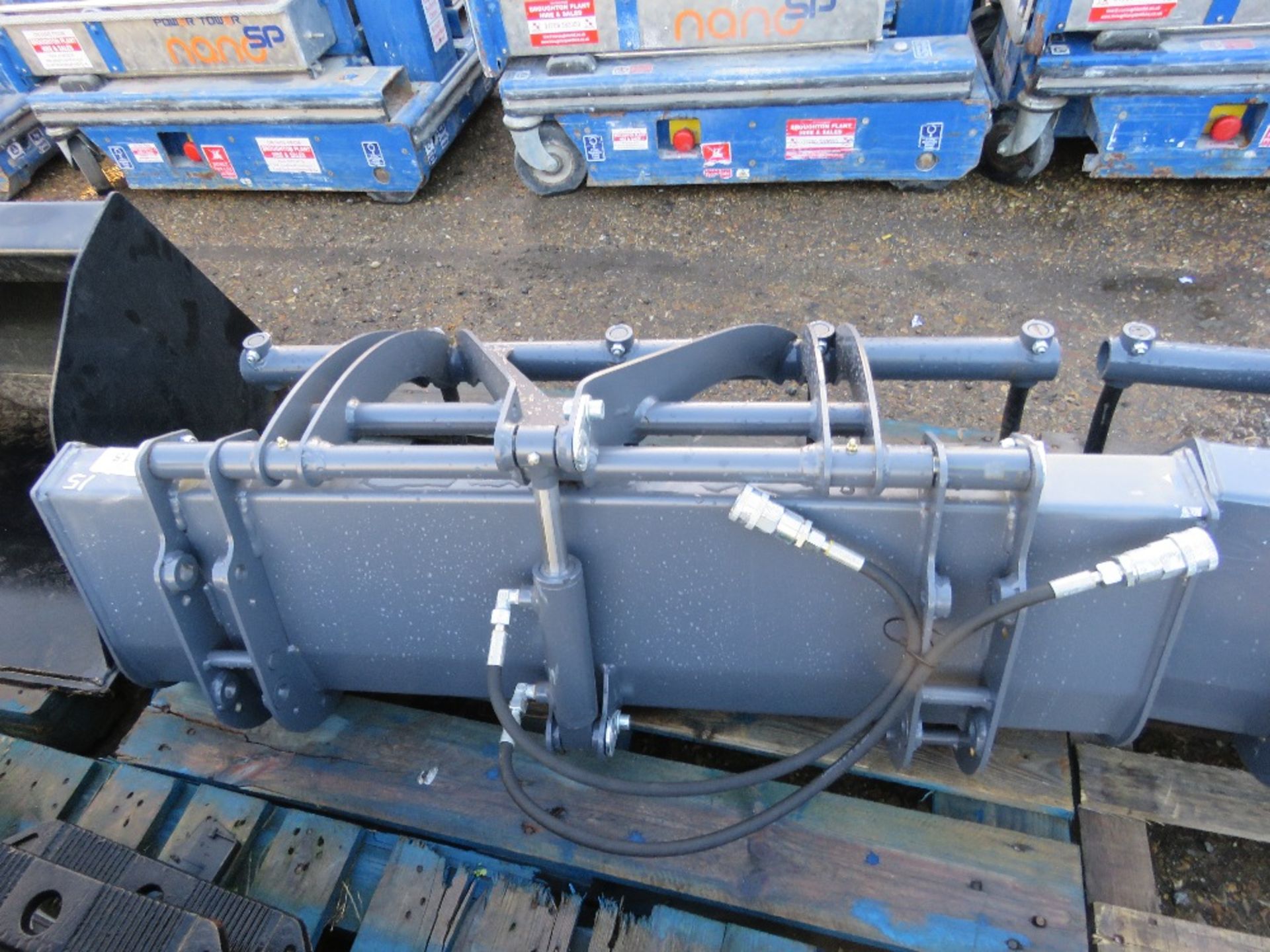 1 X COCHET GRAB TYPE TRACTOR FOREND LOADER BUCKETS, 1.2M WIDTH APPROX, UNUSED, 800MM CENTRES BETWEEN - Image 2 of 2