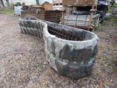 1 X VULCAN R400X72.5X71 MARKED EXCAVATOR TRACKS. THIS LOT IS SOLD UNDER THE AUCTIONEERS MARGIN SC