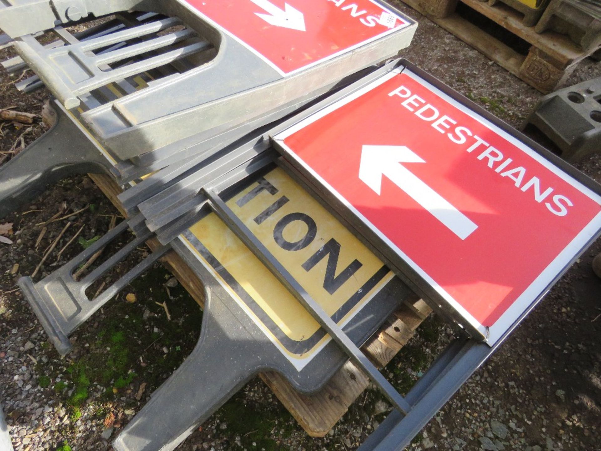 PALLET OF ROAD SIGNS. THIS LOT IS SOLD UNDER THE AUCTIONEERS MARGIN SCHEME, THEREFORE NO VAT WILL - Image 2 of 2