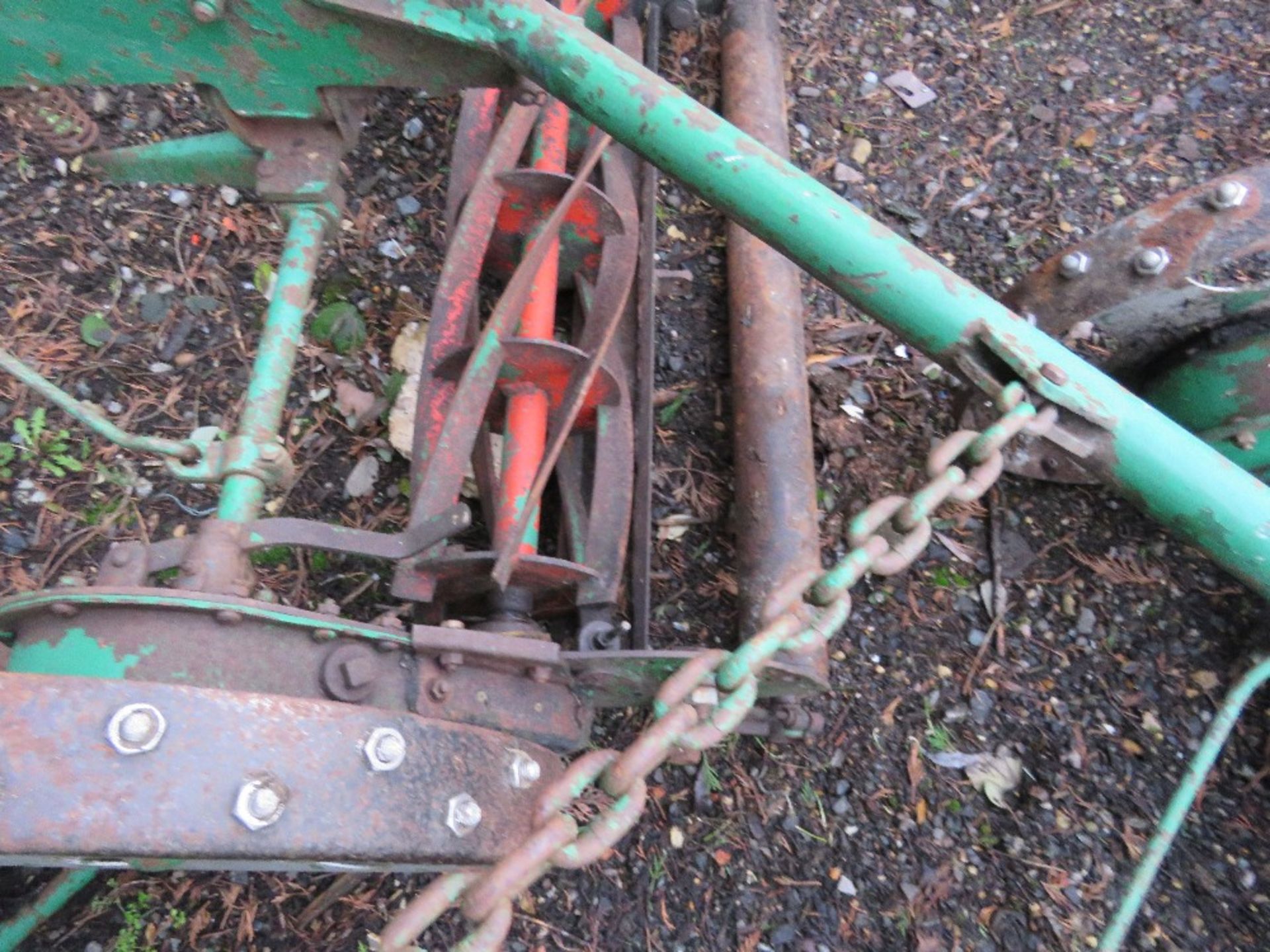 TRACTOR MOUNTED WHEEL DRIVEN TOWED GAND MOWERS 8FT WIDTH APPROX. - Image 4 of 5