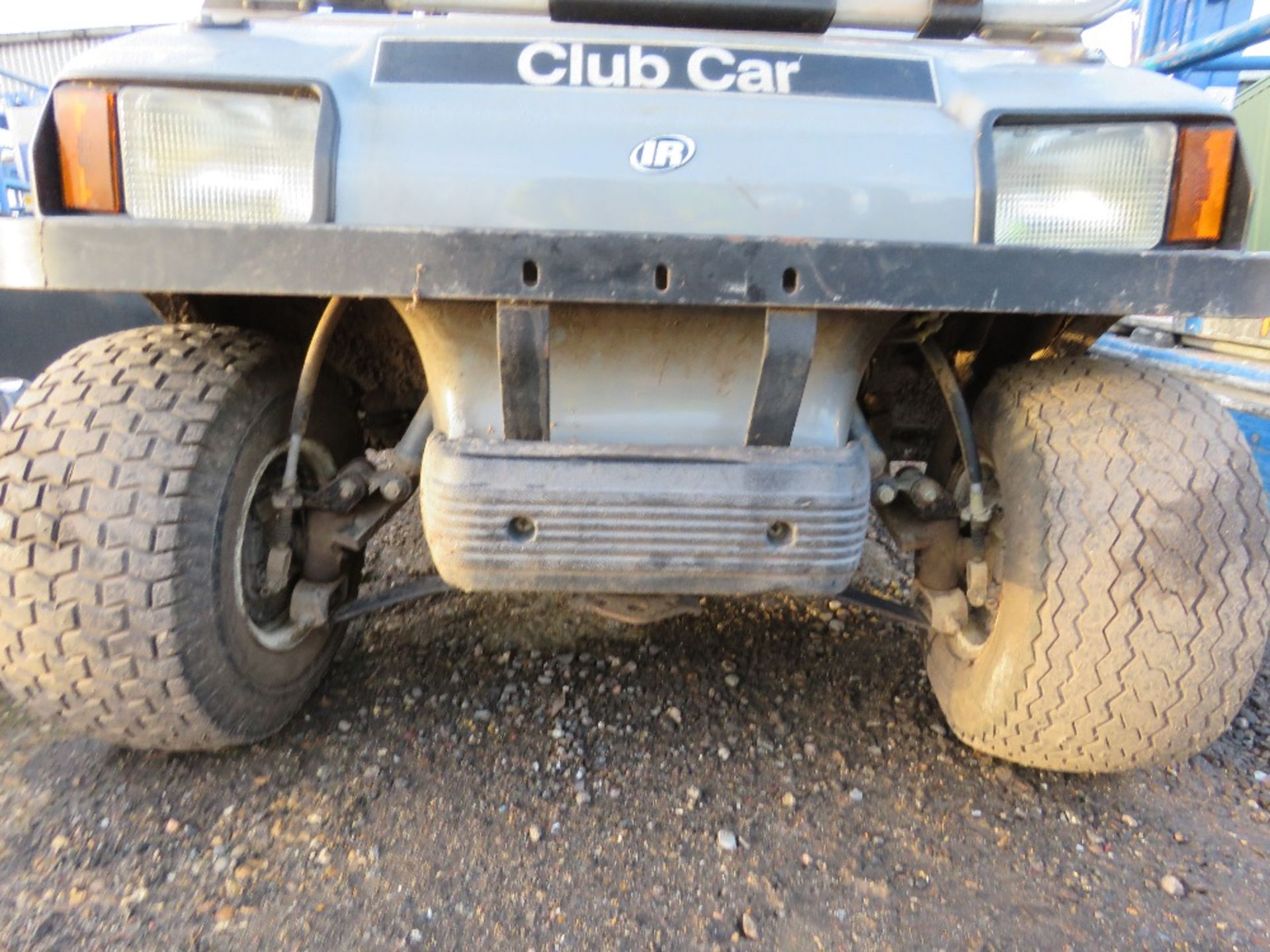 CLUBCAR CARRYALL TURF 2 PETROL ENGINED UTILITY TRUCK. WHEN TESTED WAS SEEN TO DRIVE, STEER AND BRAKE - Image 10 of 11