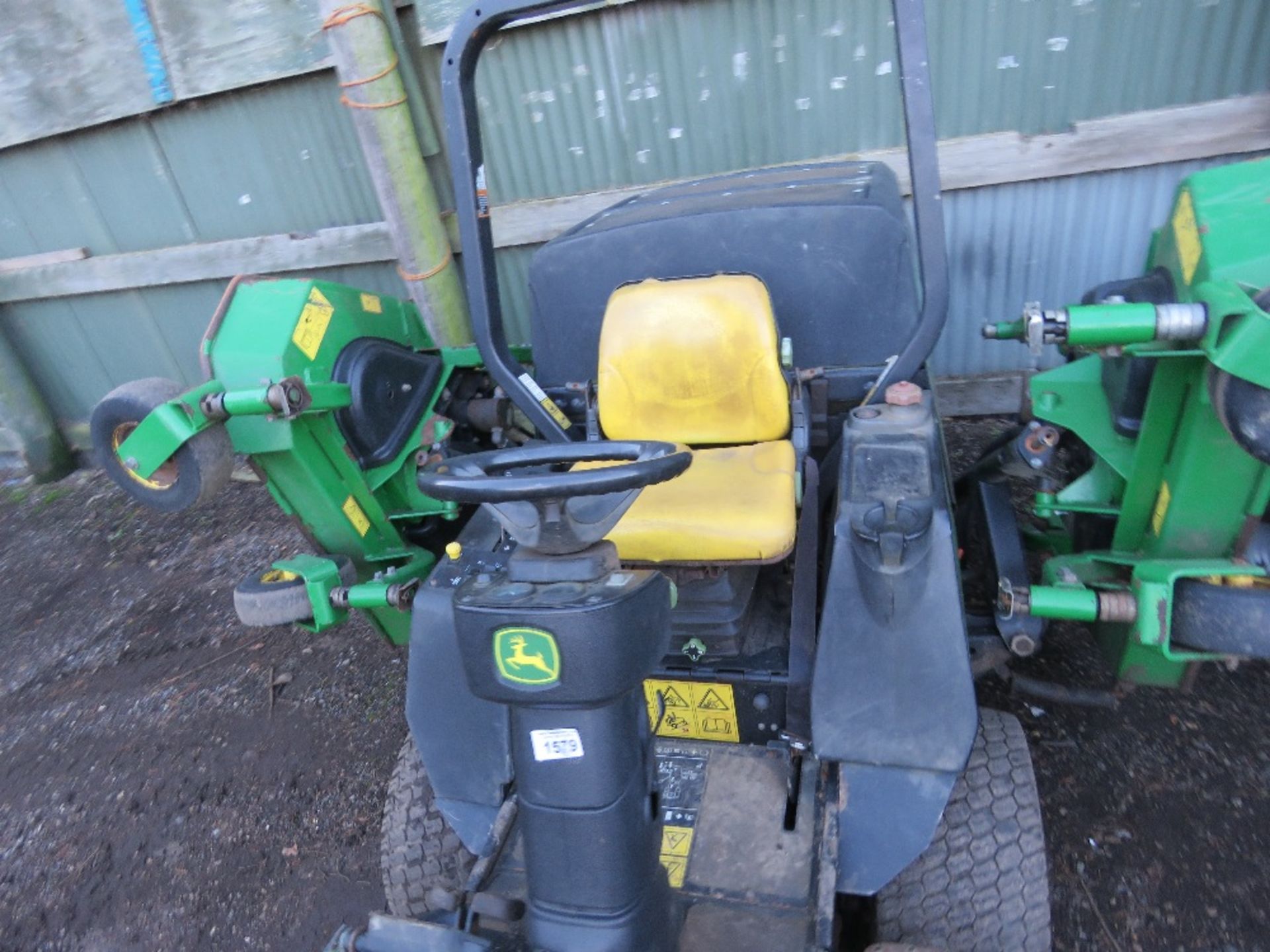 JOHN DEERE WAM 1600T 4 WHEEL DRIVE BATWING MOWER, YEAR 2008 APPROX. 2931 REC HOURS. WHEN TESTED WAS - Image 5 of 10