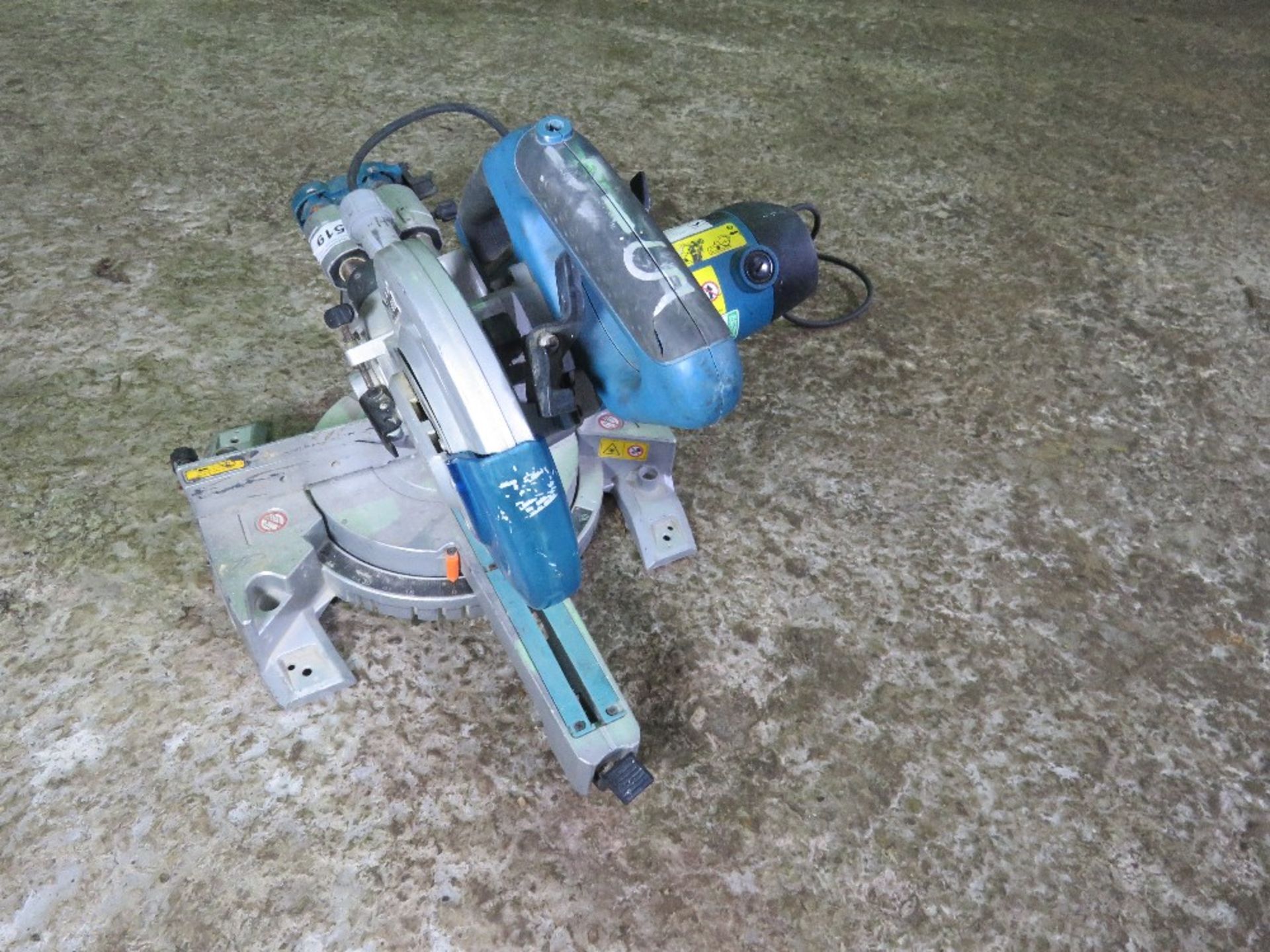 MAKITA 110VOLT MITRE SAW. SOURCED FROM COMPANY LIQUIDATION. - Image 4 of 4