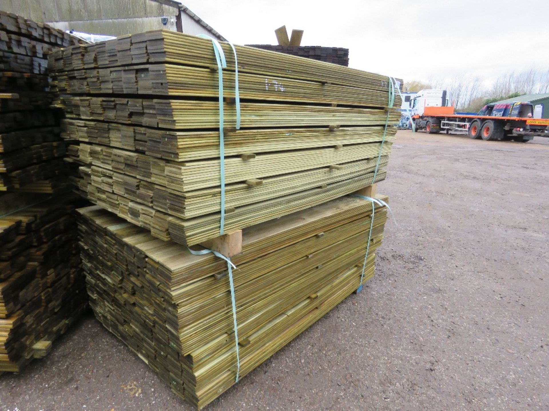 2 X LARGE PACKS OF TREATED HIT AND MISS FENCE TIMBER CLADDING BOARDS: 1.74M LENGTH X 100MM WIDTH AP - Image 2 of 8