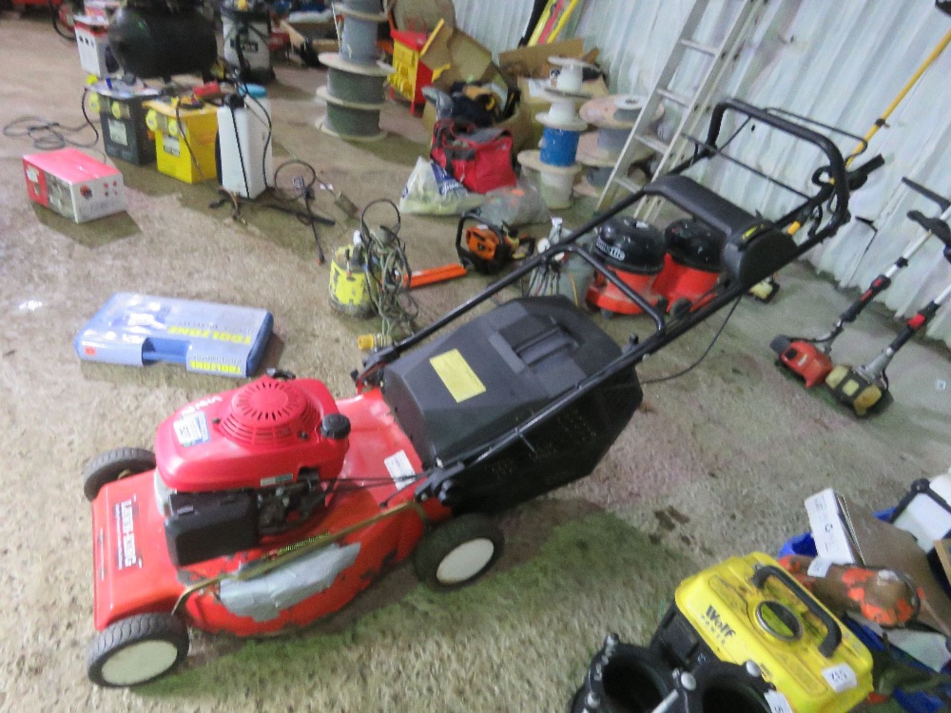LAWNKING HONDA ENGINED MOWER WITH COLLECTOR. THIS LOT IS SOLD UNDER THE AUCTIONEERS MARGIN SCHEME - Image 2 of 4