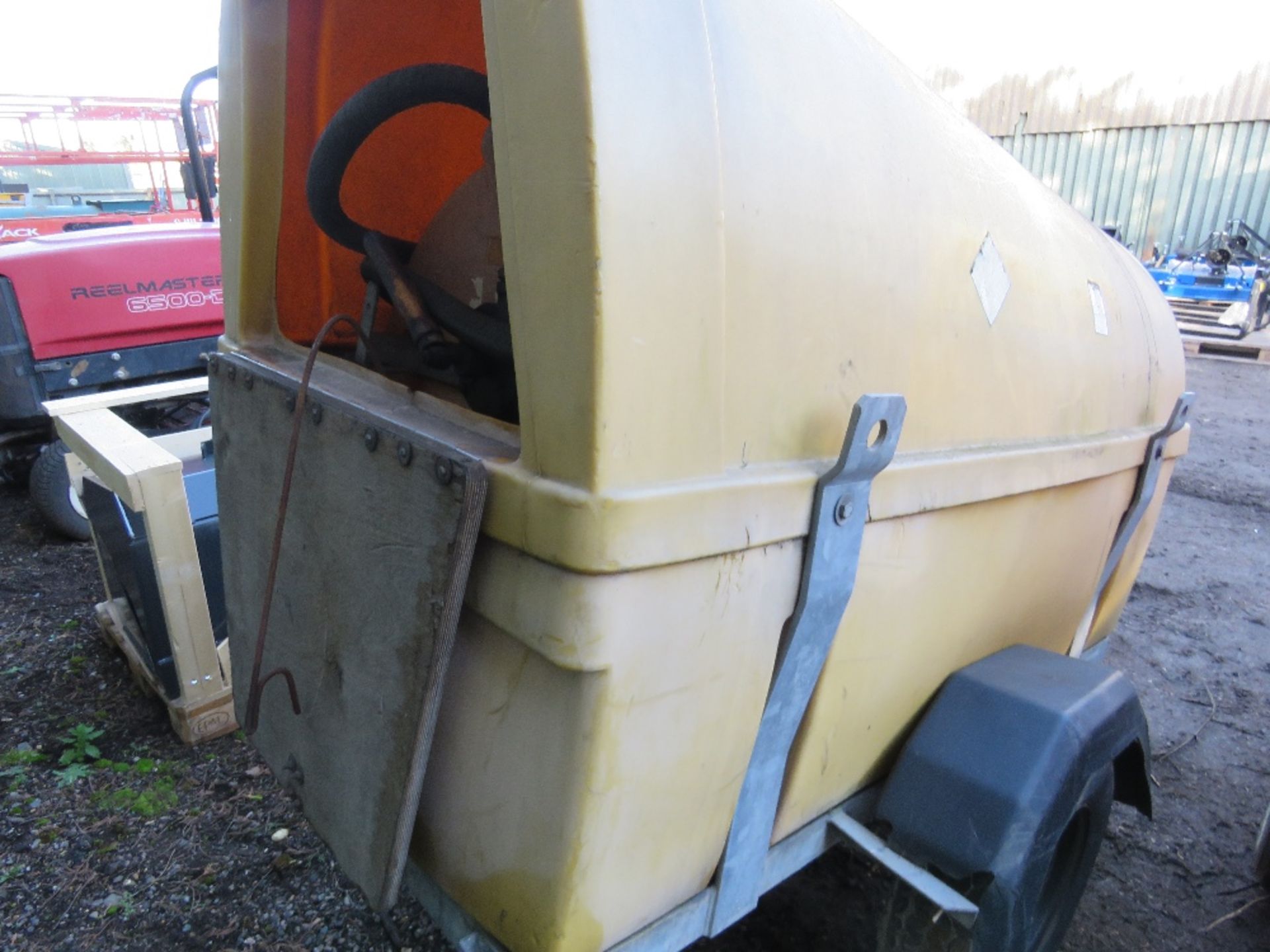 BUNDED FUEL BOWSER WITH HAND PUMP AND HOSE. - Image 6 of 6