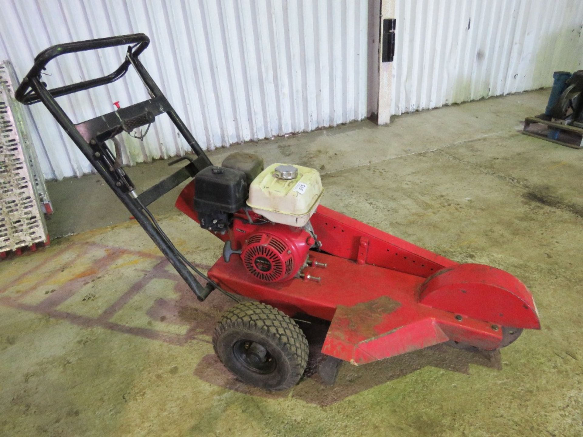 PETROL ENGINED HEAVY DUTY STUMP GRINDER. - Image 2 of 8