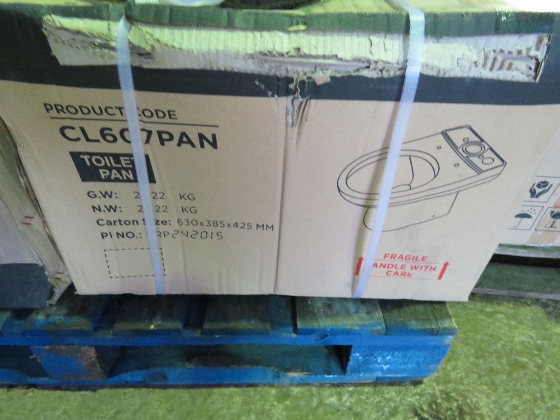 PALLET CONTAINING 7 X TOILET PANS WITH CISTERNS. SURPLUS TO DEVELOPMENT PROJECT. - Image 2 of 4