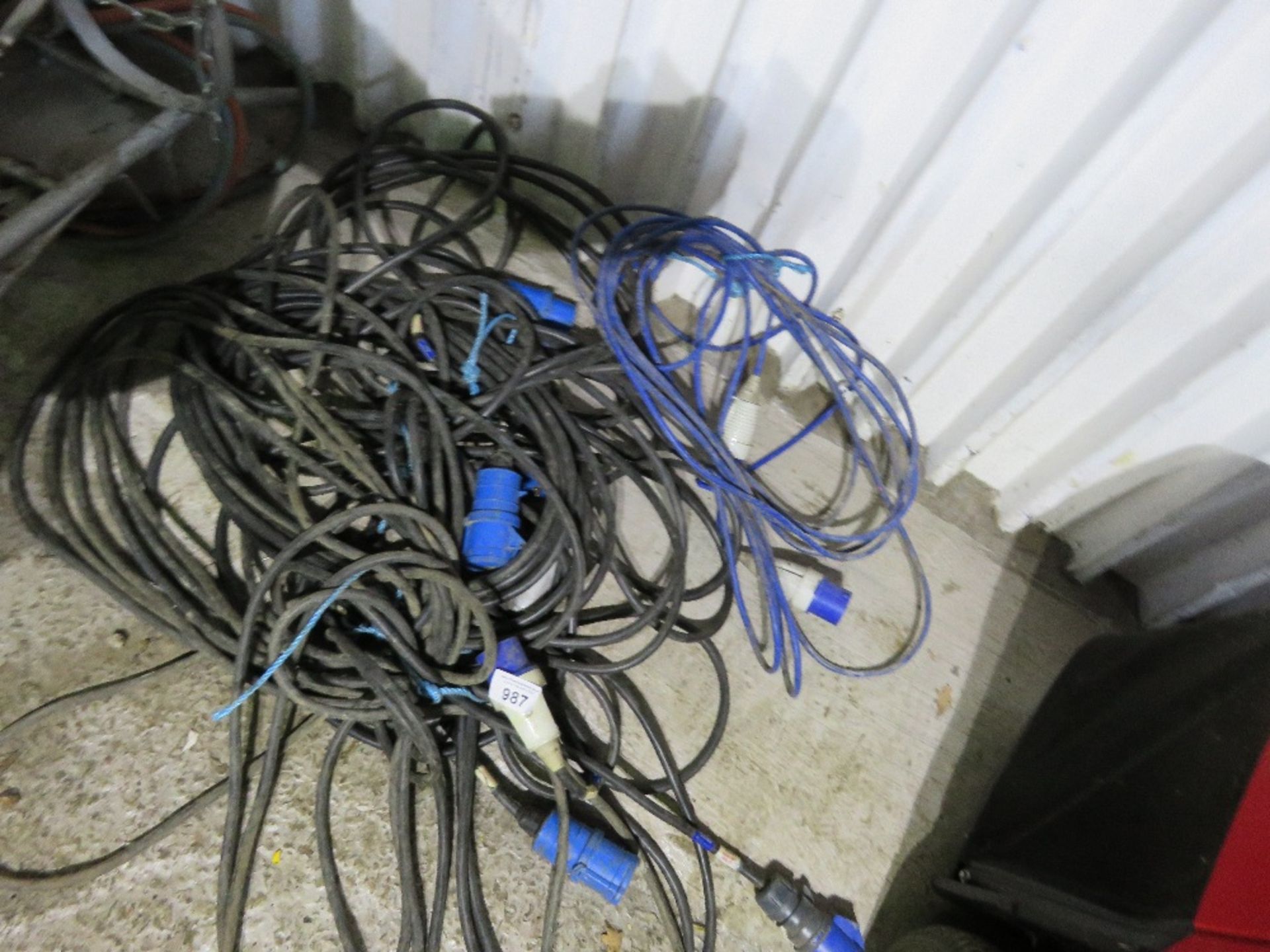 QUANTITY OF HEAVY DUTY 240VOLT EXTENSION LEADS.DIRECT FROM COMPANY LIQUIDATION. - Image 2 of 2