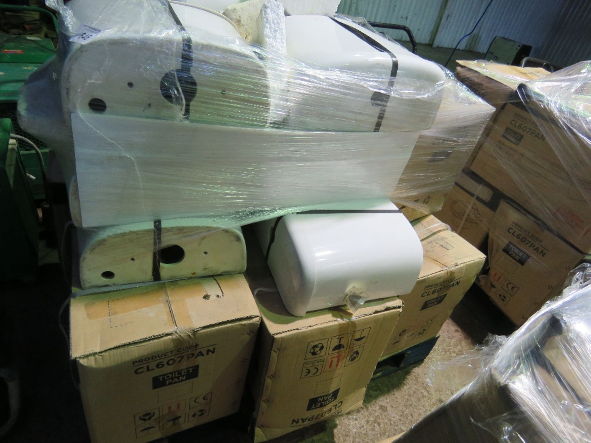 PALLET CONTAINING 7 X TOILET PANS WITH CISTERNS. SURPLUS TO DEVELOPMENT PROJECT. - Image 4 of 5