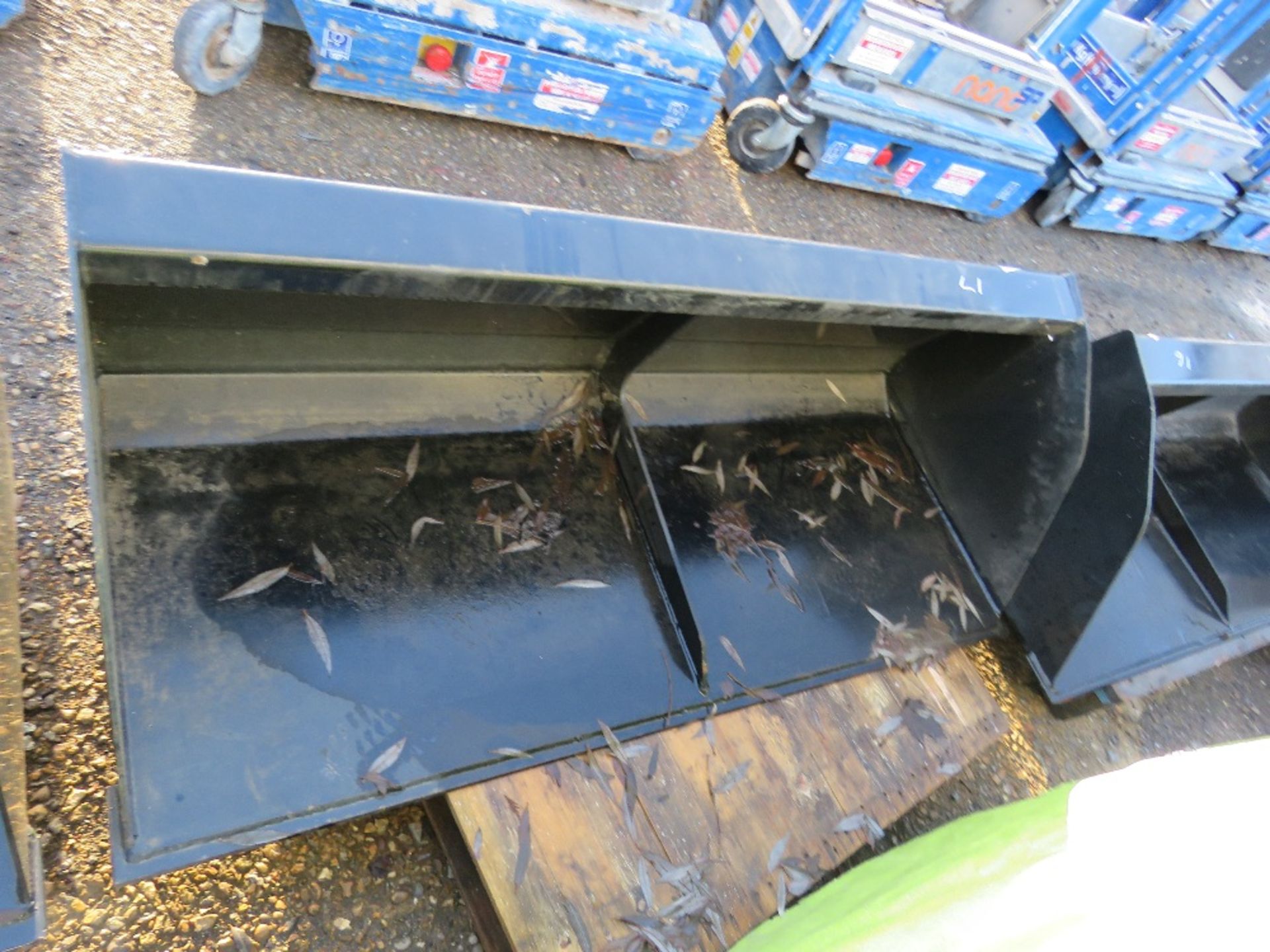 1 X GENERAL PURPOSE TRACTOR LOADER BUCKET, 1.5M WIDTH APPROX, UNUSED, NO BRACKETS. - Image 2 of 2