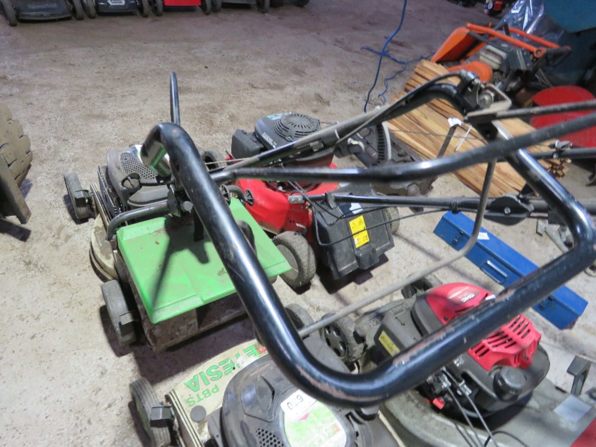 ETESIA SELF DRIVE PETROL MOWER, NO BAG. THIS LOT IS SOLD UNDER THE AUCTIONEERS MARGIN SCHEME, THE - Image 3 of 3