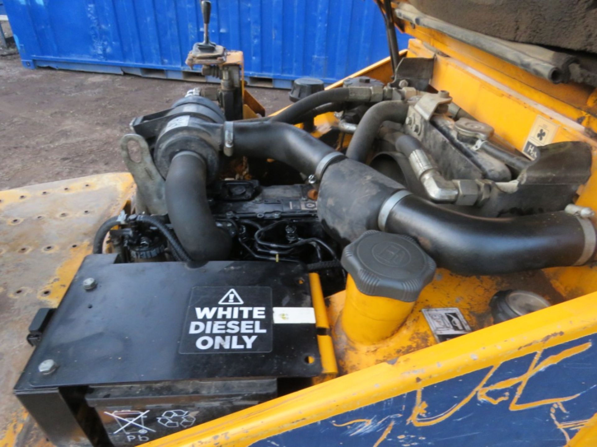 THWAITES ONE TONNE HIGH LIFT SKIP LOADING DUMPER, YEAR 2012, 1733 REC HOURS. - Image 5 of 11