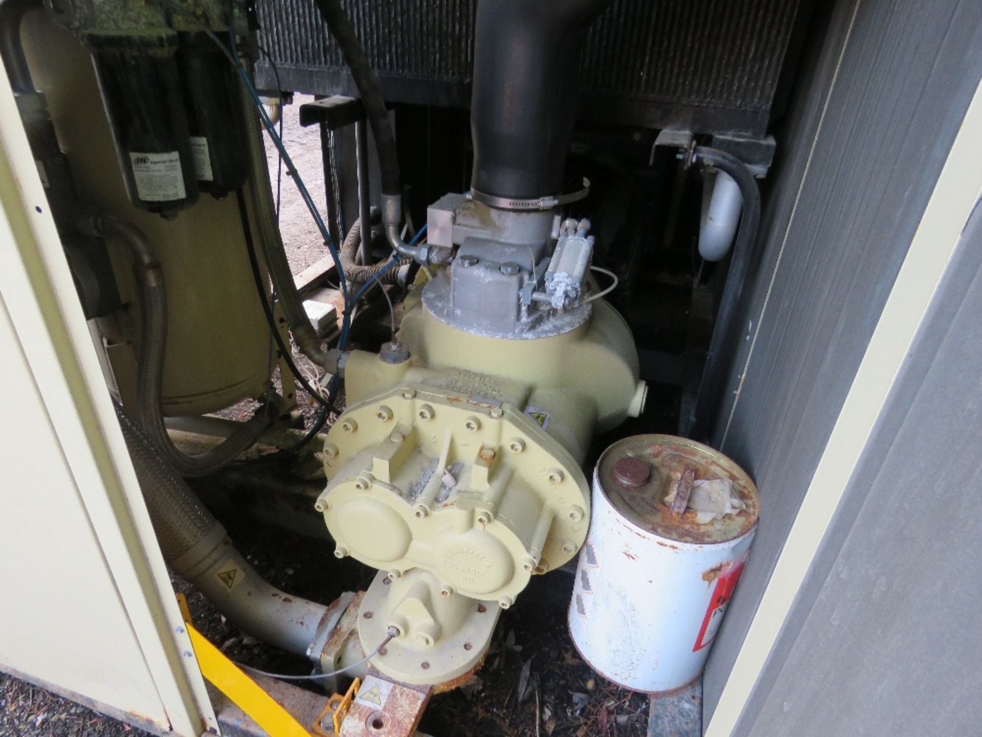 INGERSOLL RAND R132I LARGE CAPACITY COMPRESSOR, YEAR 2016 BUILD, 7.5BAR RATED. WORKING WHEN REMOVED. - Image 7 of 17